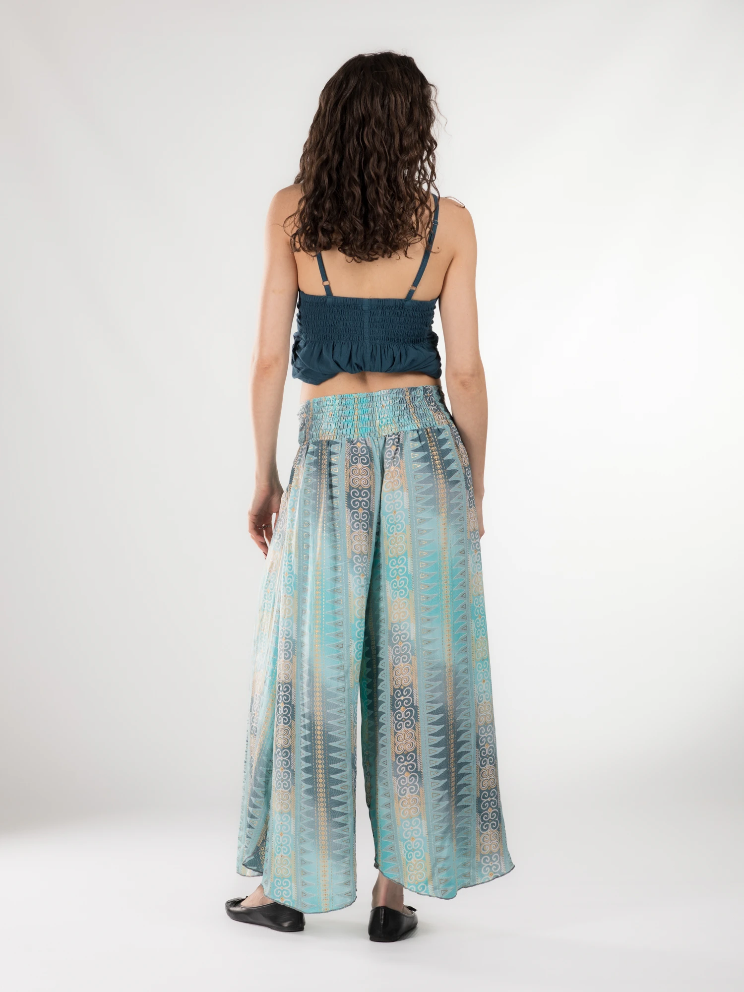 Pantaloni petrecuți din material fluid cu print și fir auriu - Model 33 [5]
