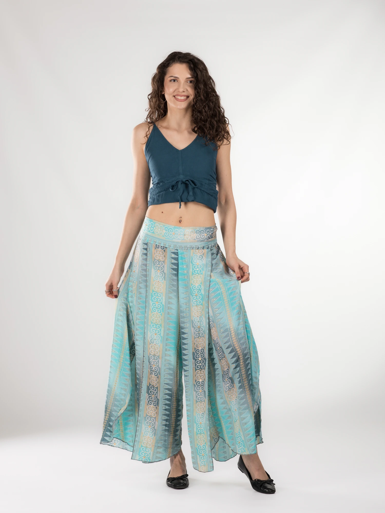 Pantaloni petrecuți din material fluid cu print și fir auriu - Model 33 [2]