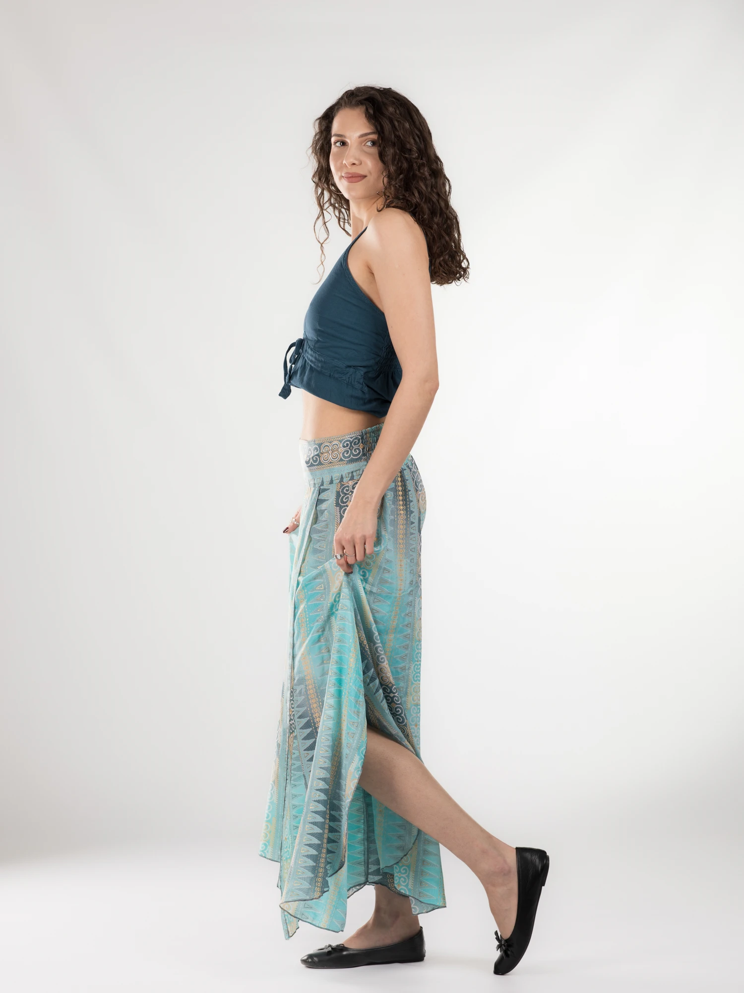 Pantaloni petrecuți din material fluid cu print și fir auriu - Model 33 [3]