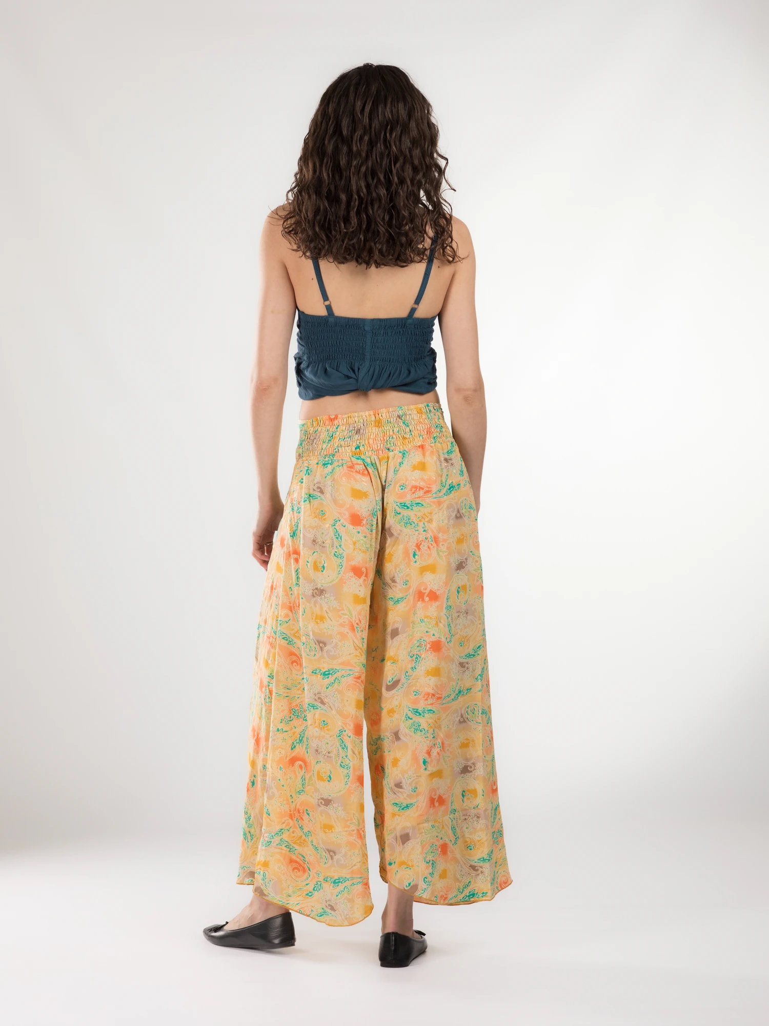 Pantaloni petrecuți din material fluid cu print și fir auriu - Model 36 [5]