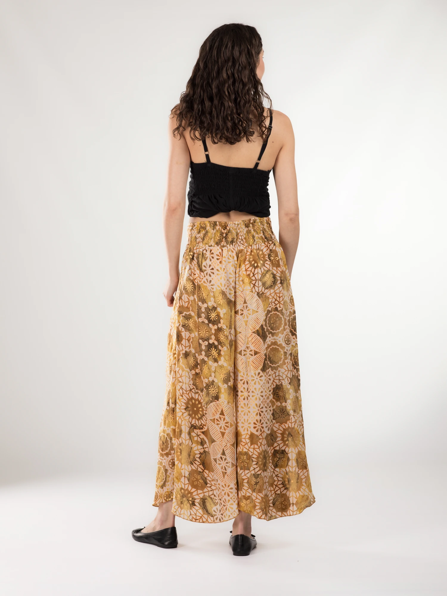 Pantaloni petrecuți din material fluid cu print și fir auriu - Model 37 [4]