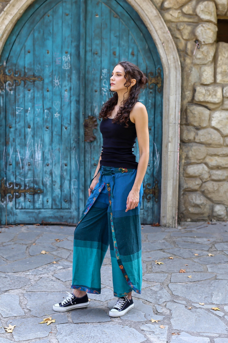 Pantaloni Sary cu broderie - Menta [9]