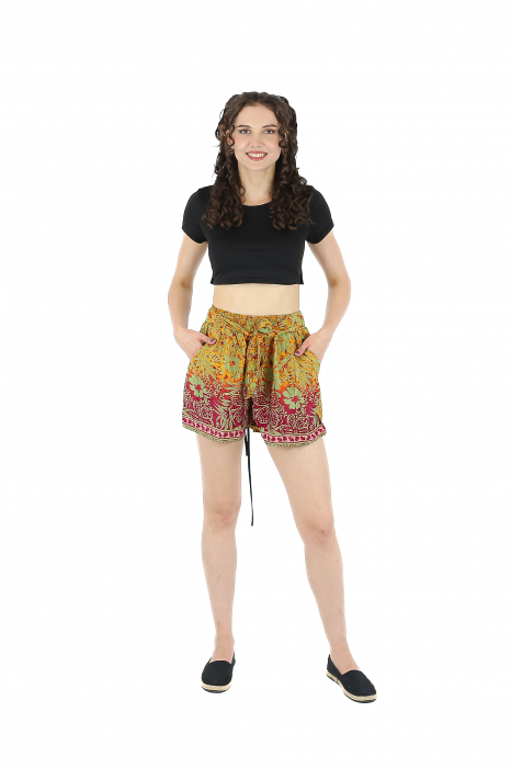 Pantaloni scurti cu croi drept si buzunare laterale - Model 1 [4]