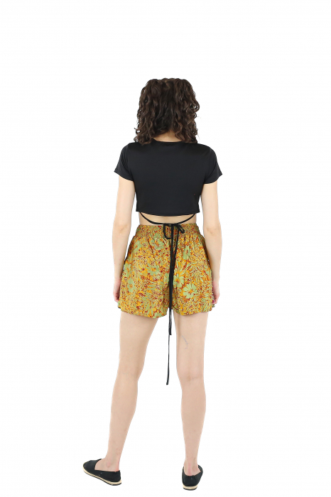 Pantaloni scurti cu croi drept si buzunare laterale - Model 1 [5]