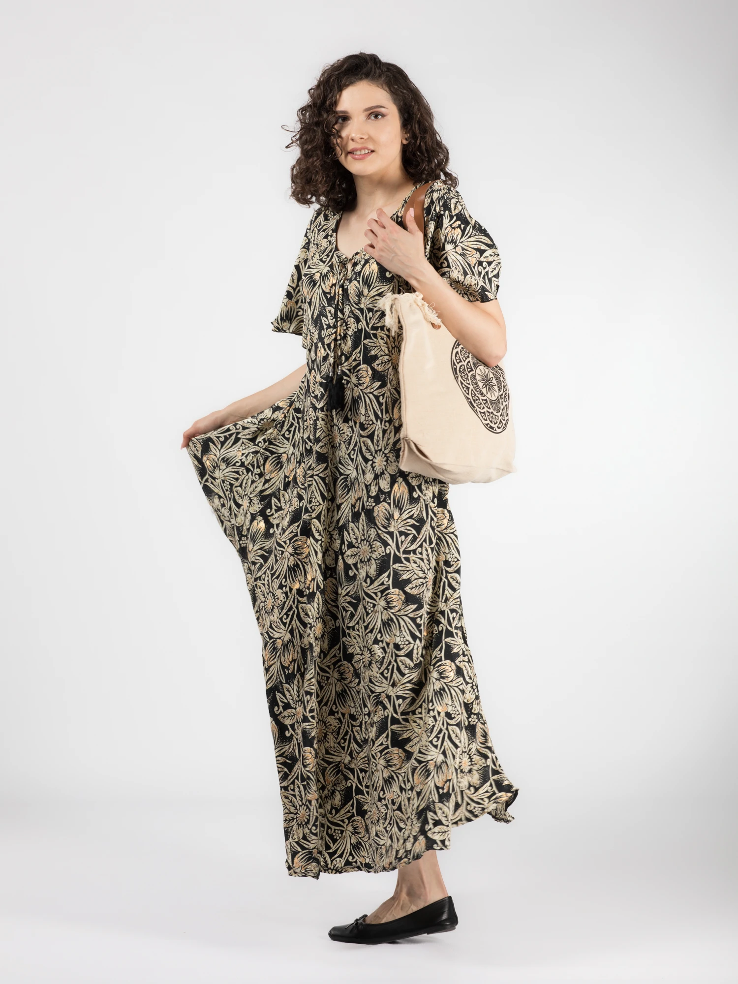 Rochie boho lejeră din material fluid cu detalii aurii - Model 1 [10]