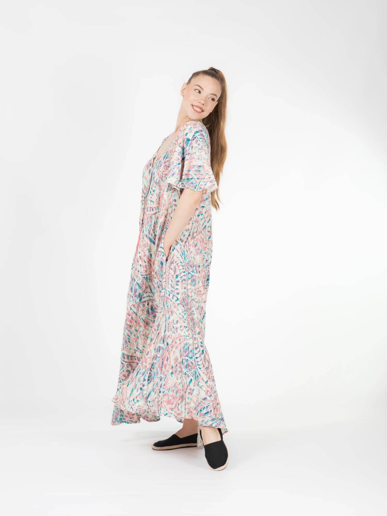 Rochie boho lejeră din material fluid cu detalii aurii - Model 3 [5]