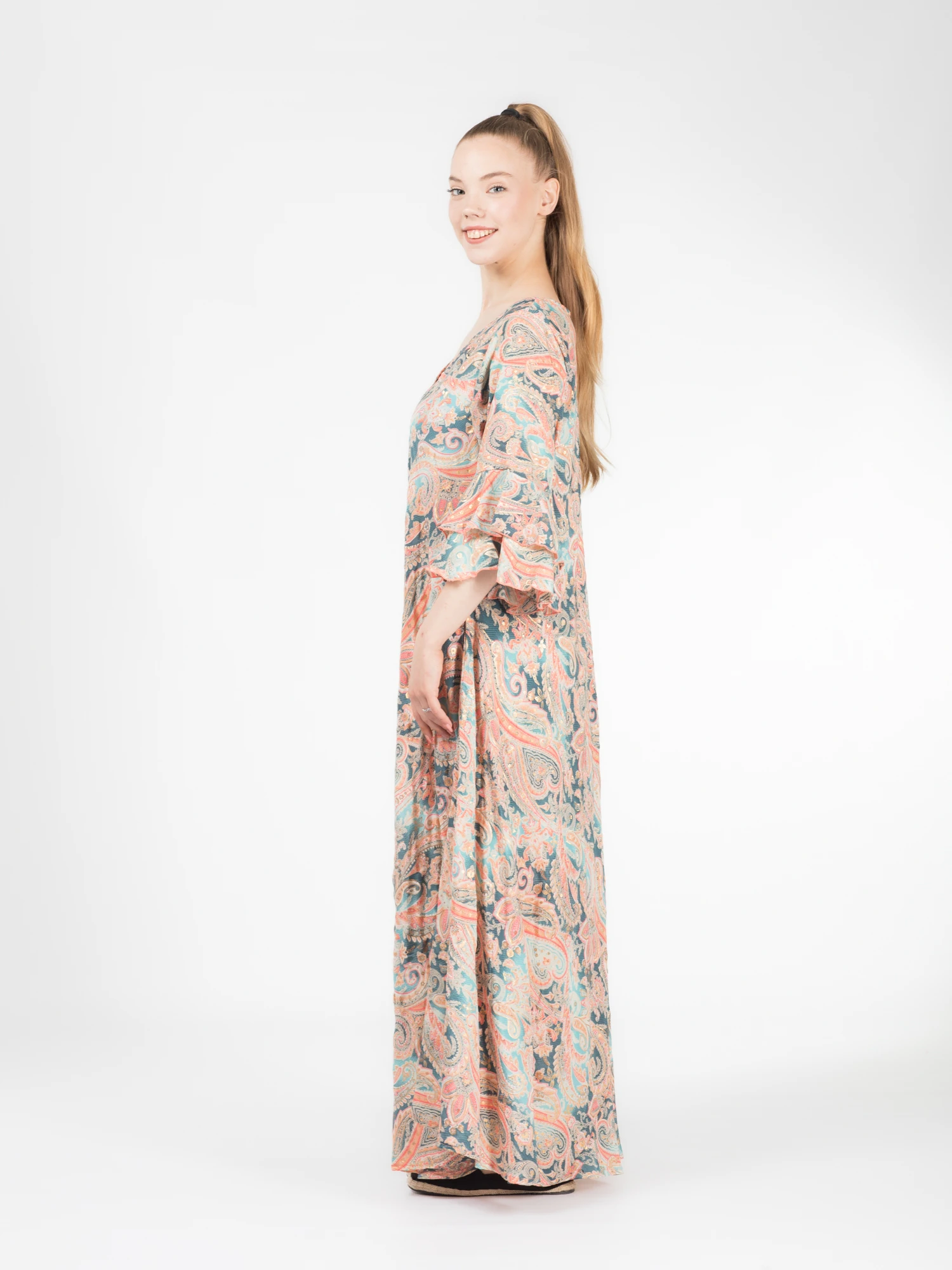 Rochie boho lejeră din material fluid cu fir auriu și mâneci scurte cu volănașe - Model 3 [2]