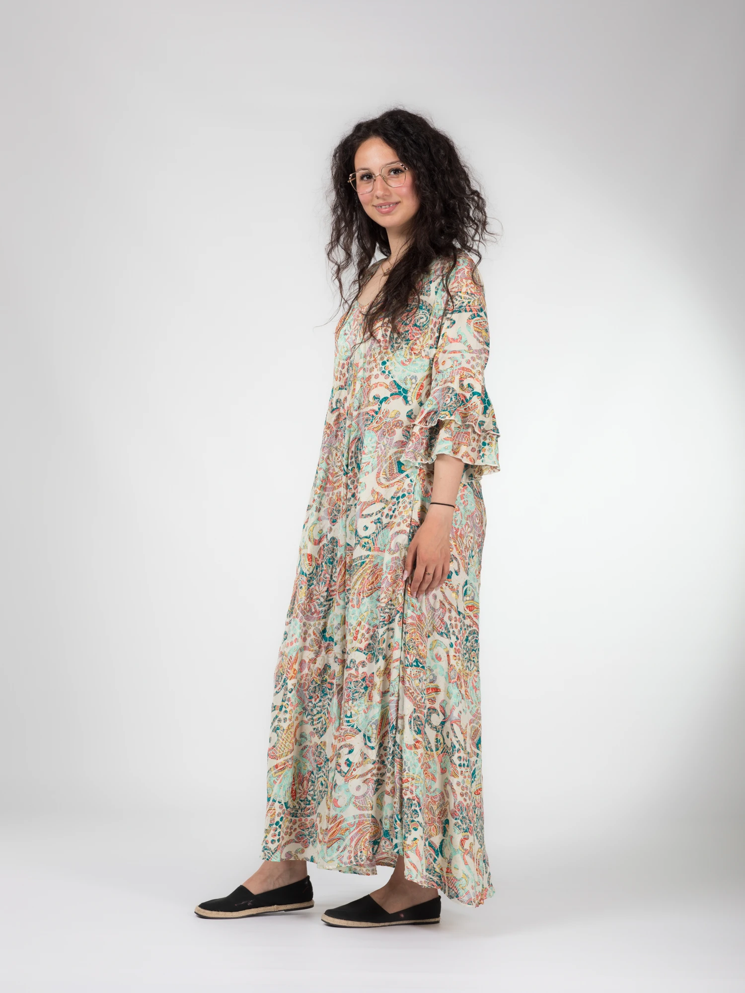 Rochie boho lejeră din material fluid cu fir auriu și mâneci scurte cu volănașe - Model 4 [3]