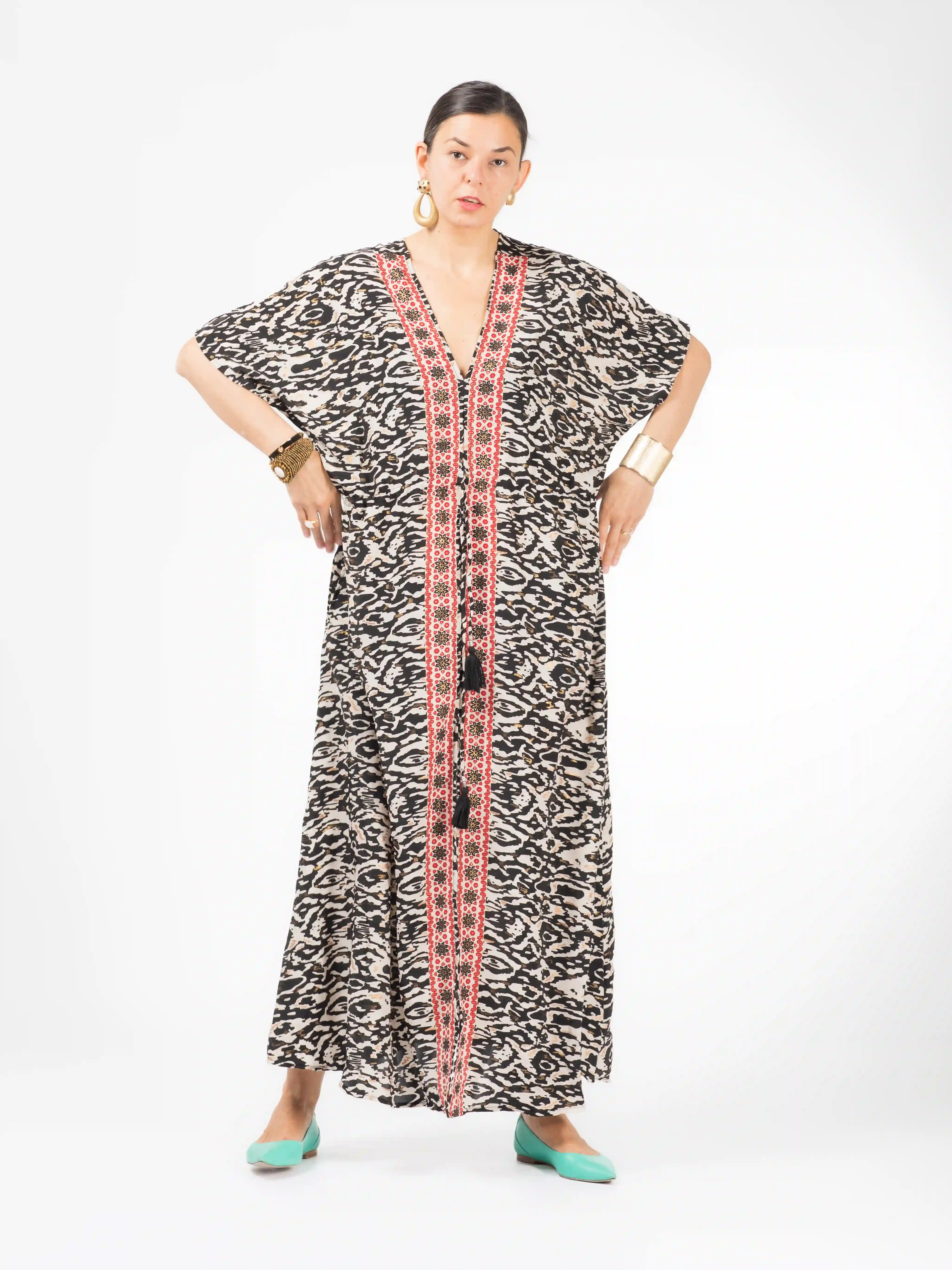 Rochie boho lejeră din material fluid șnur în talie și crăpătură pe mijloc - Model 1 [2]