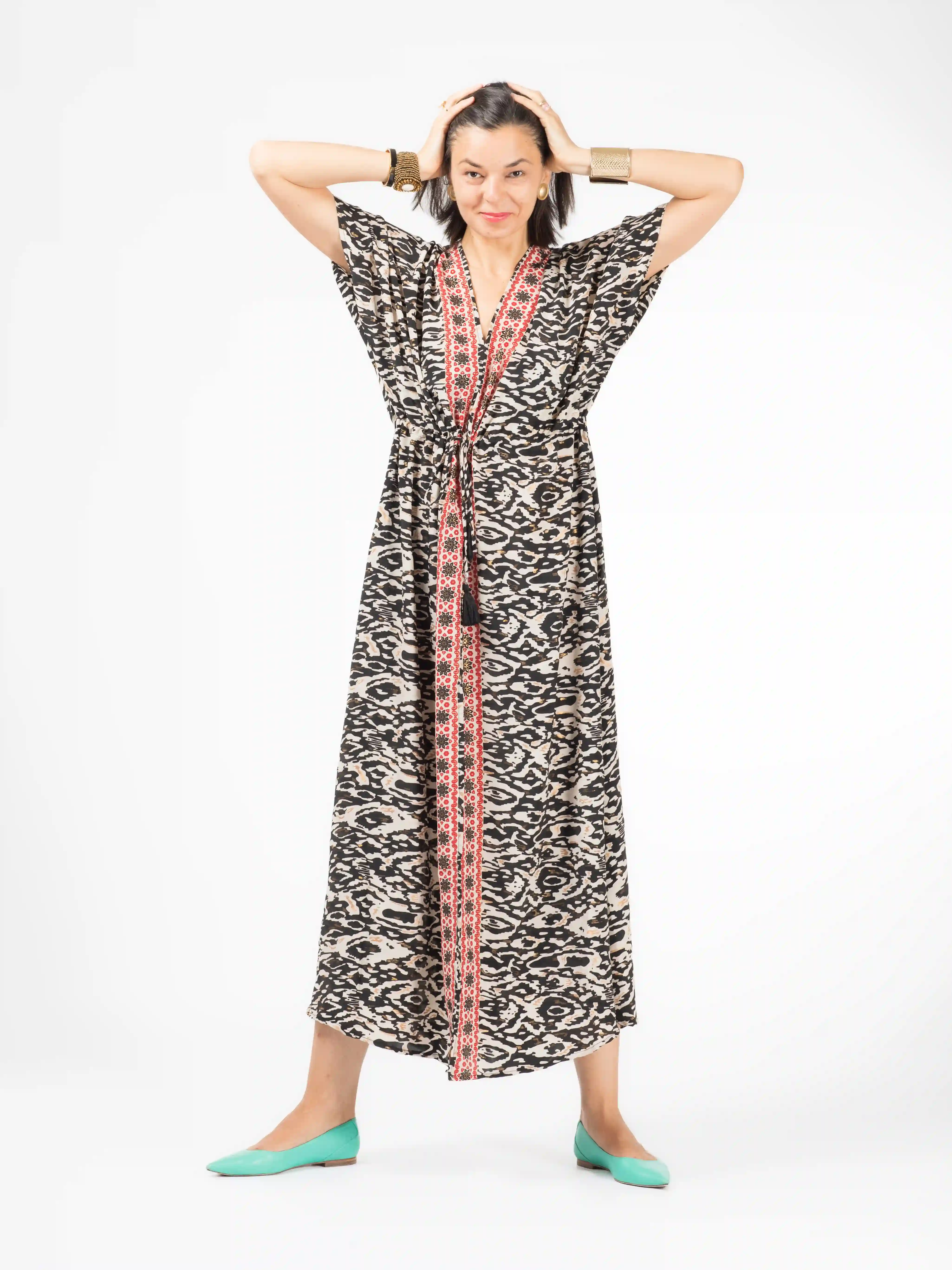 Rochie boho lejeră din material fluid șnur în talie și crăpătură pe mijloc - Model 1 [5]