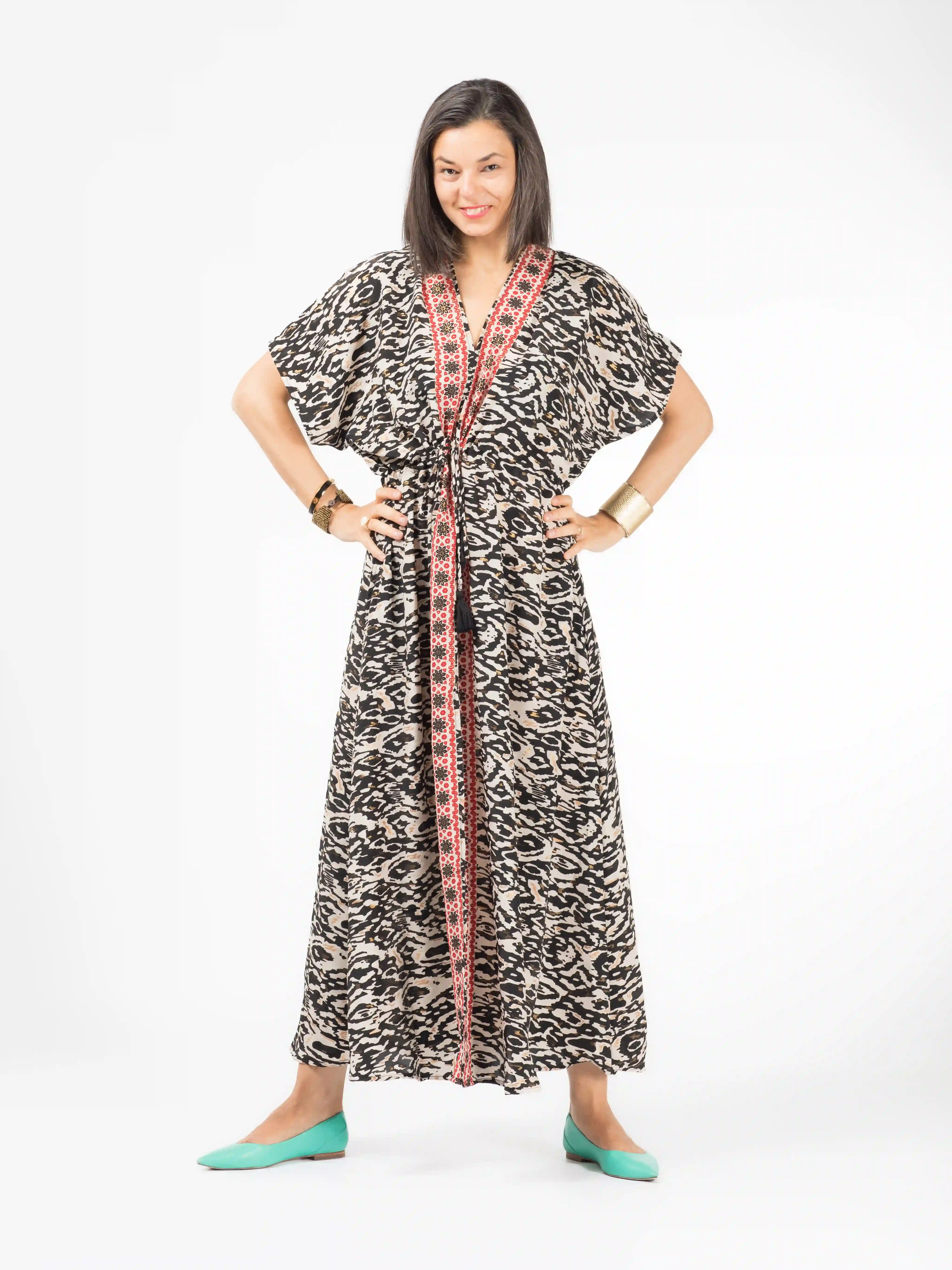 Rochie boho lejeră din material fluid șnur în talie și crăpătură pe mijloc - Model 1 [6]