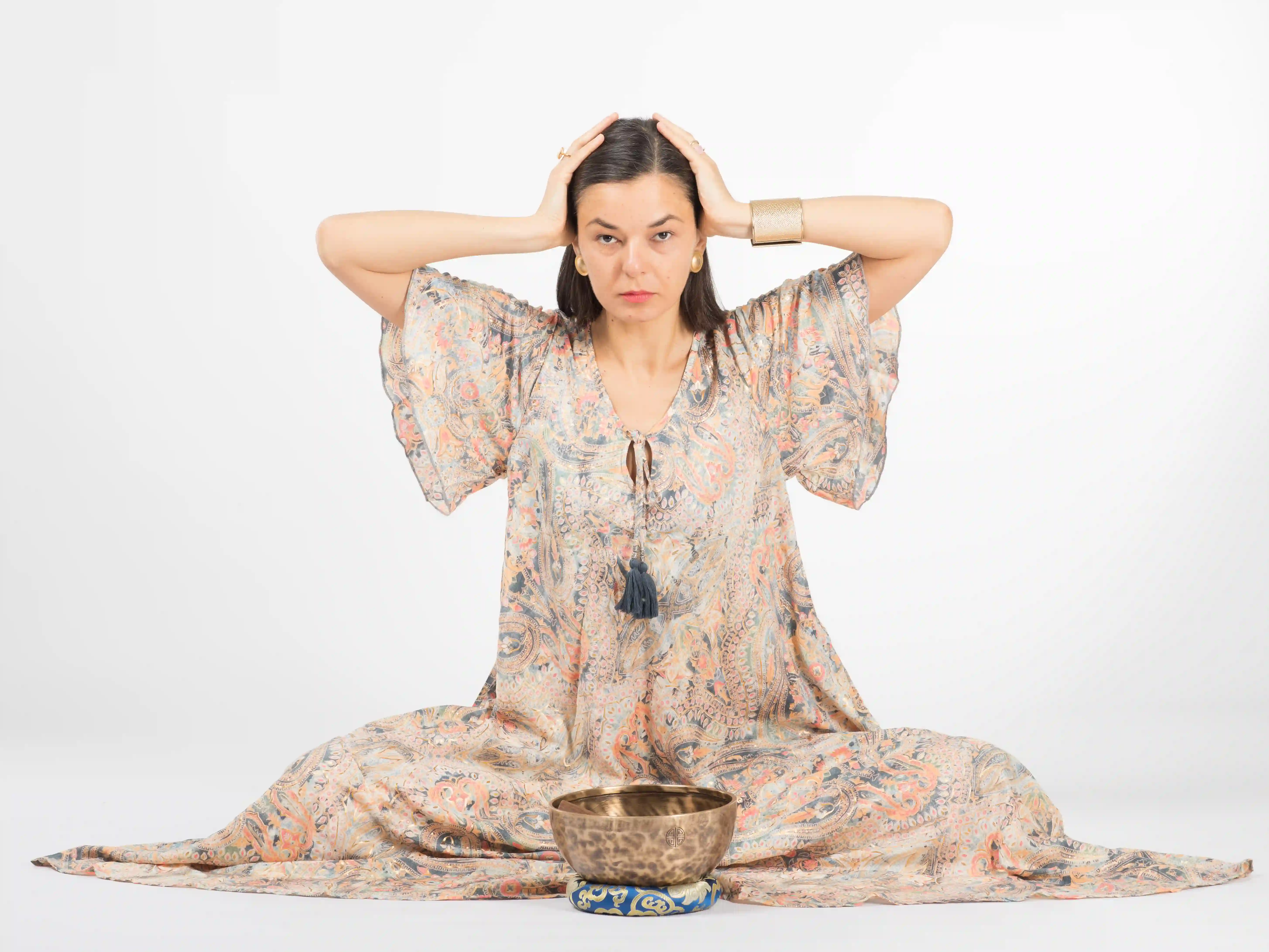 Rochie boho lungă din material fluid cu decolteu romantic și detalii aurii - Model 1 [4]