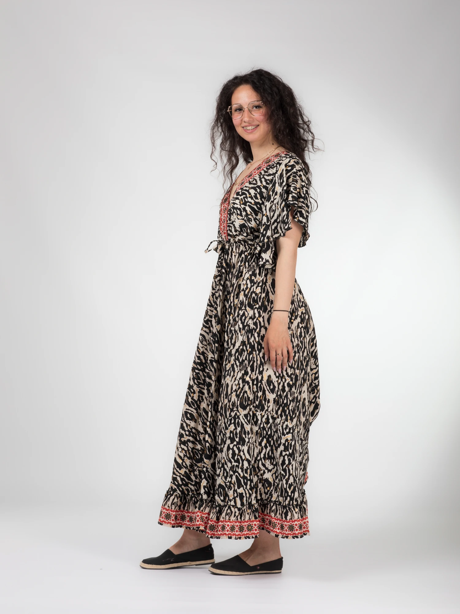 Rochie boho lungă din material fluid cu decolteu romantic și detalii aurii - Model 4 [2]