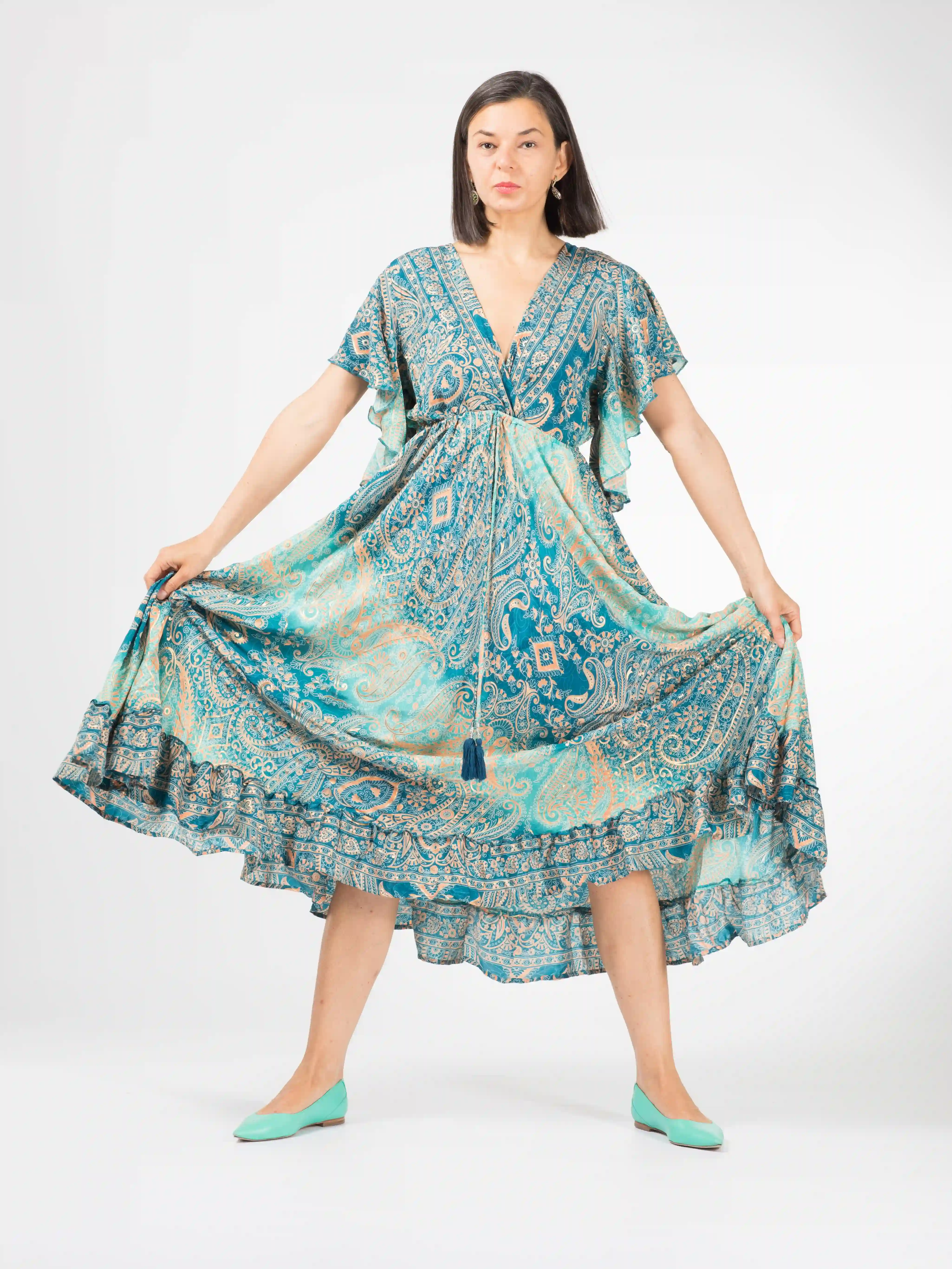 Rochie boho lungă din material fluid cu decolteu romantic și detalii aurii - Model 5 [4]