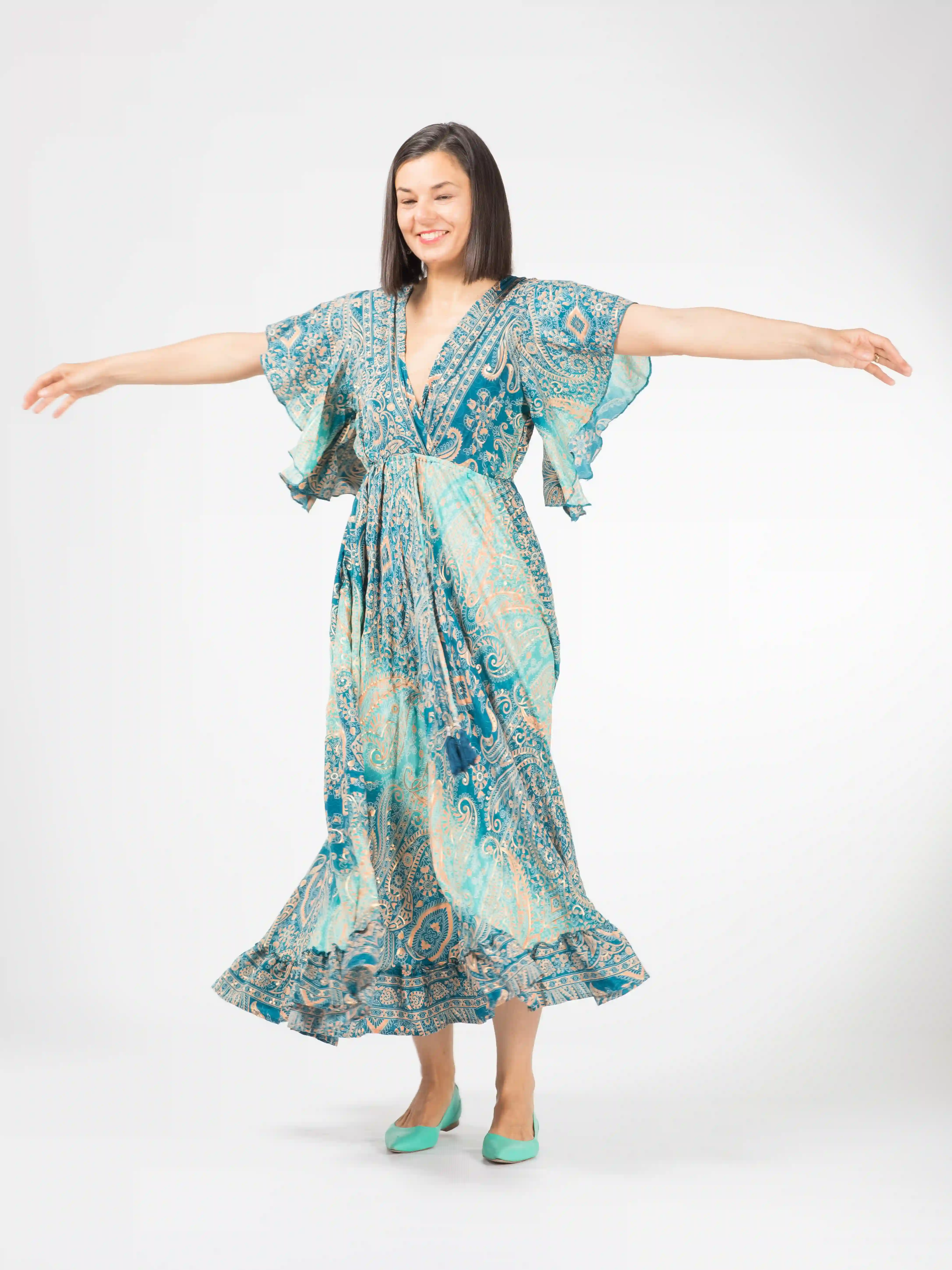 Rochie boho lungă din material fluid cu decolteu romantic și detalii aurii - Model 5 [6]