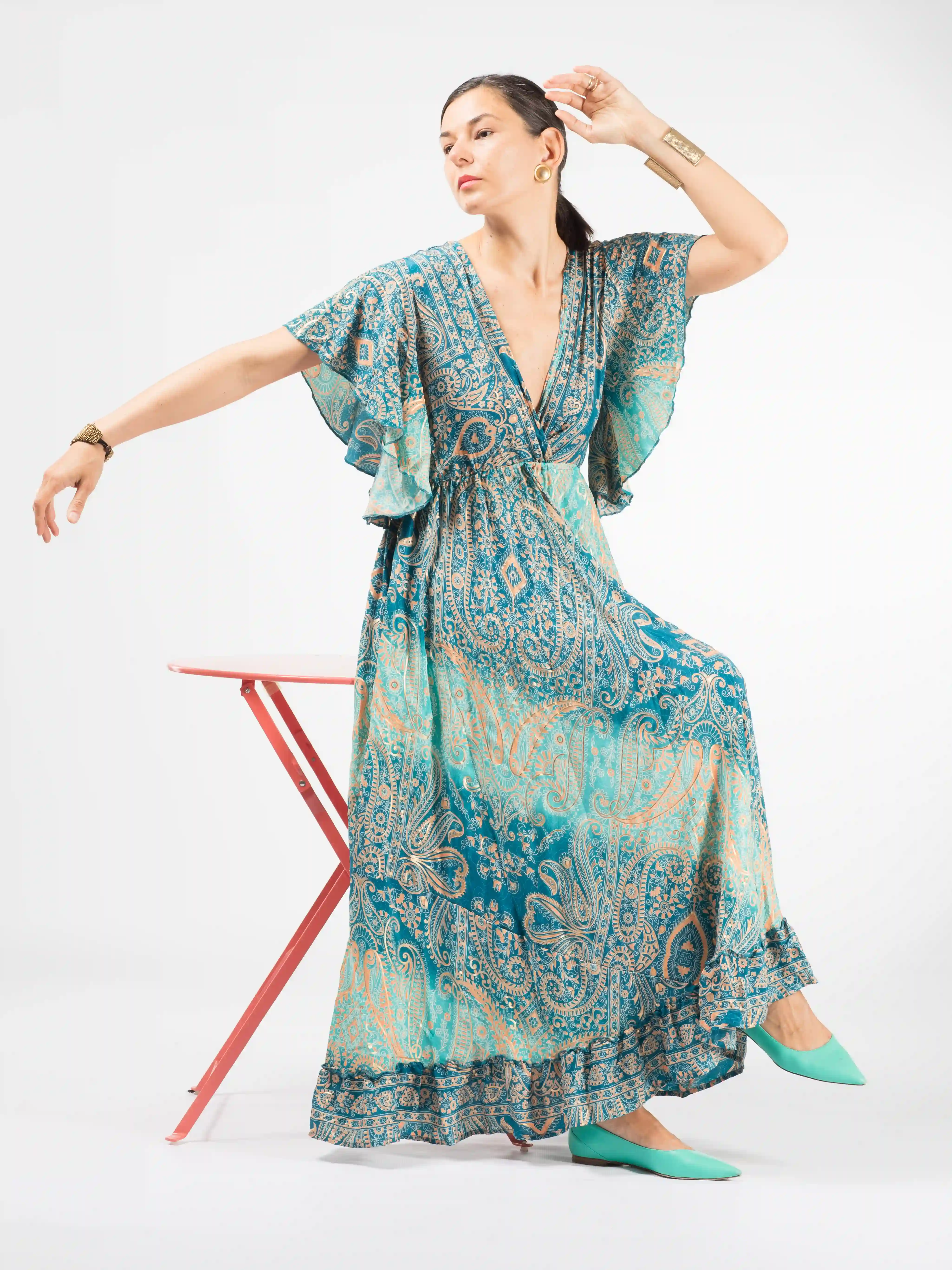 Rochie boho lungă din material fluid cu decolteu romantic și detalii aurii - Model 5 [8]