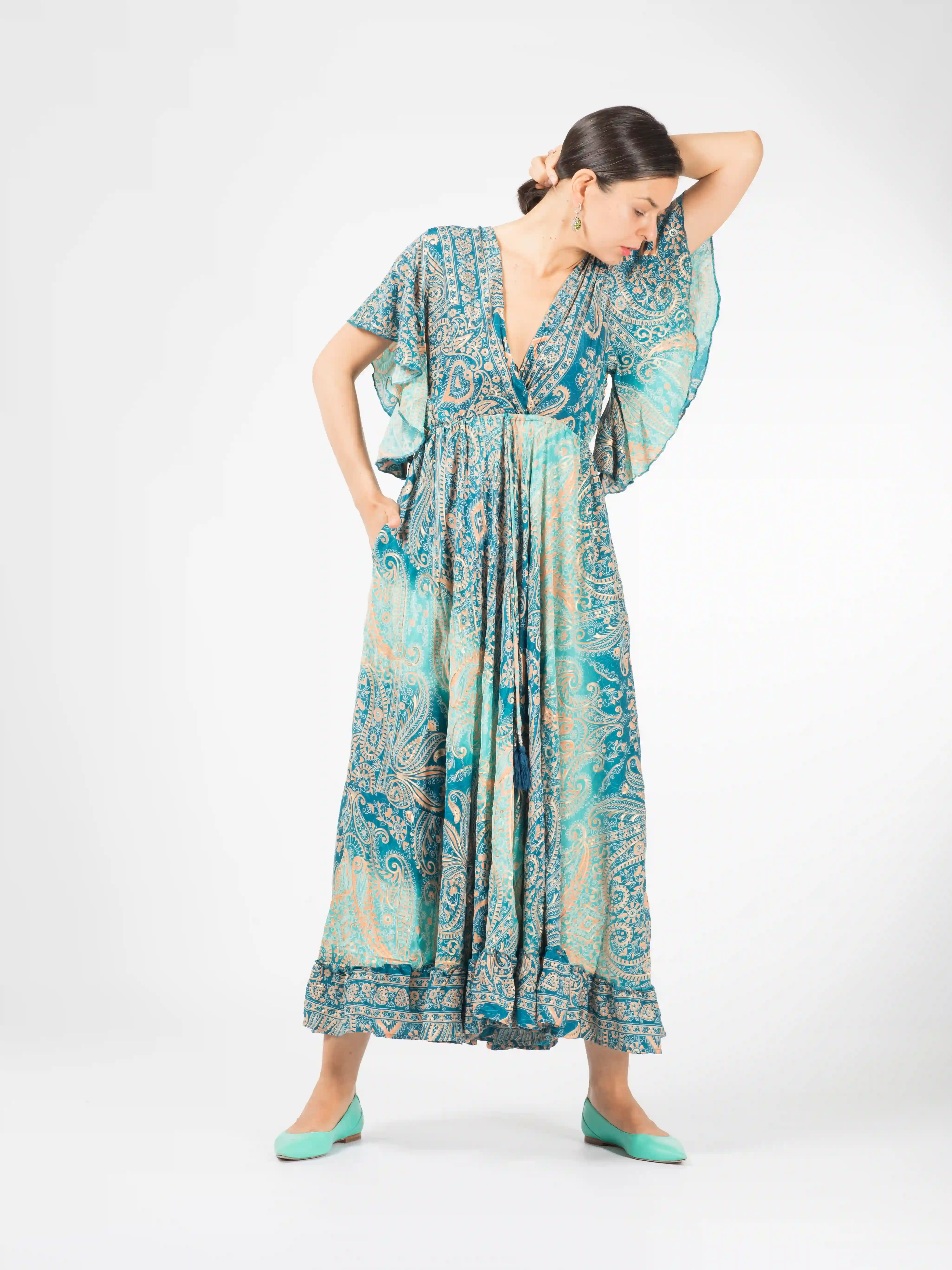 Rochie boho lungă din material fluid cu decolteu romantic și detalii aurii - Model 5 [2]