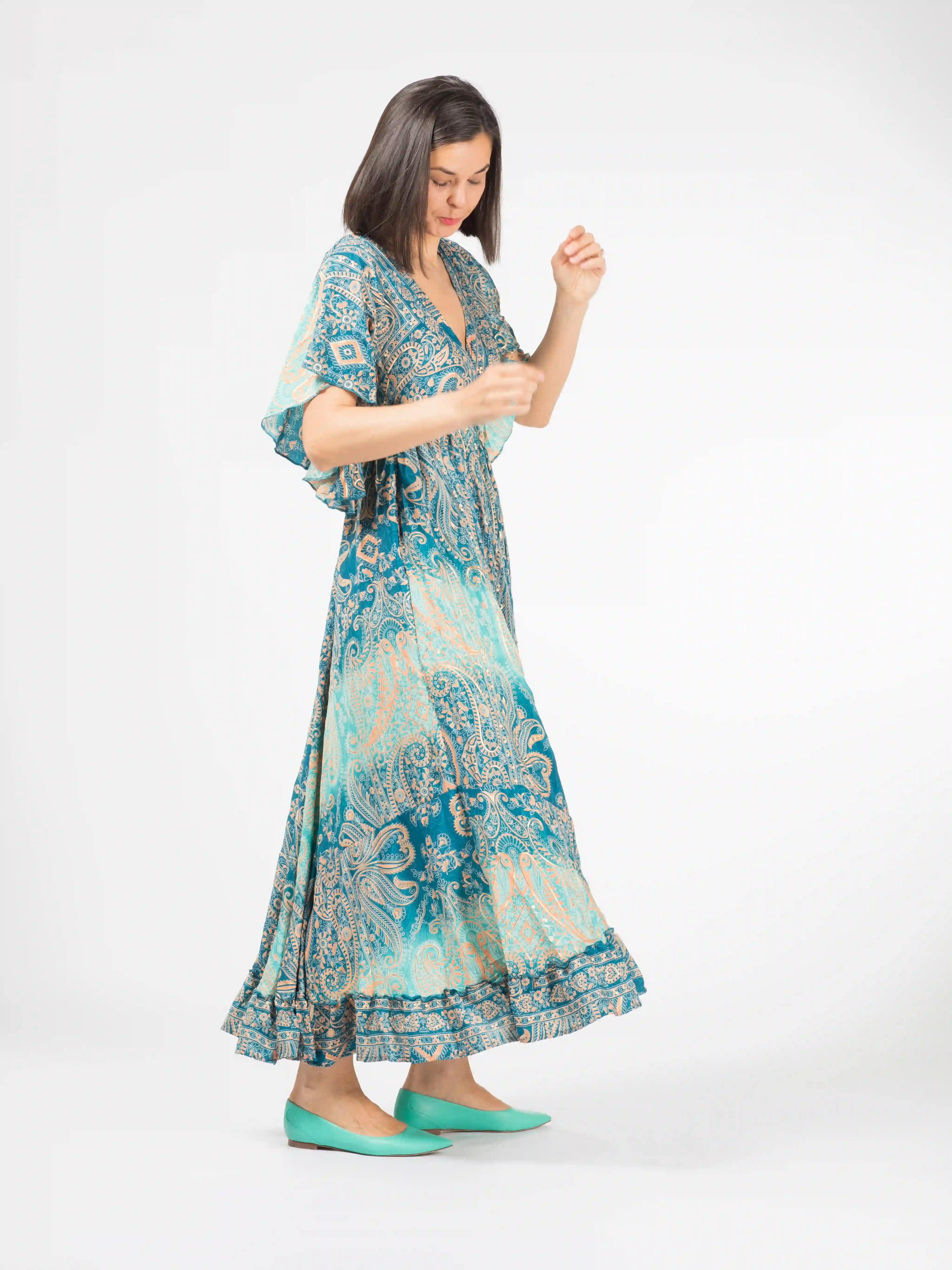 Rochie boho lungă din material fluid cu decolteu romantic și detalii aurii - Model 5 [7]