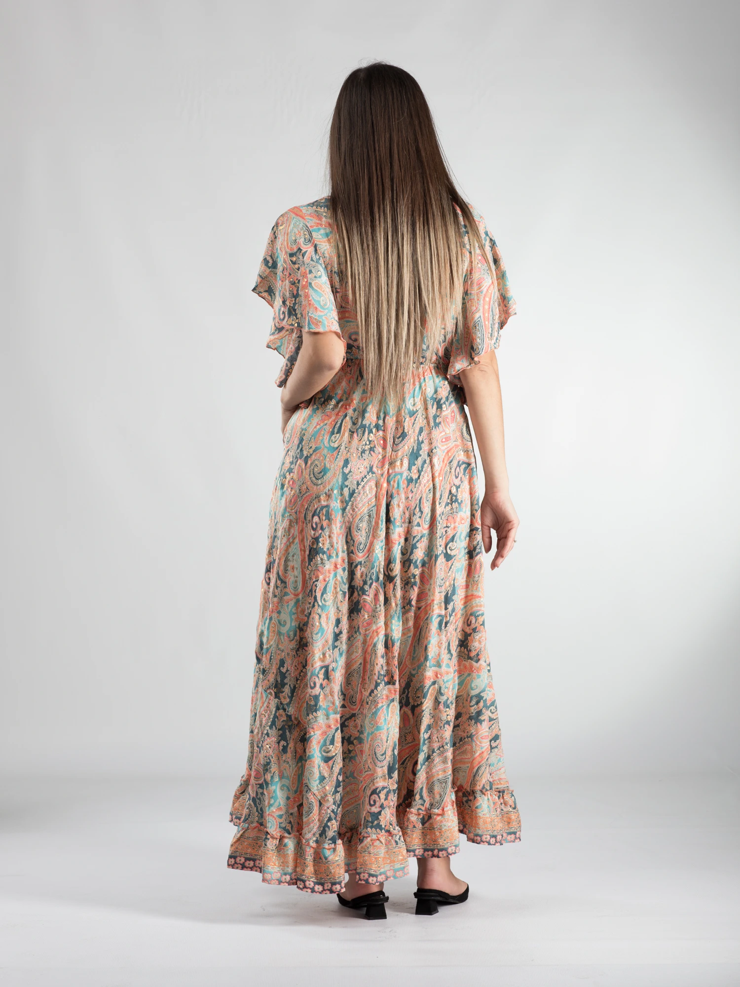 Rochie boho lungă din material fluid cu decolteu romantic și detalii aurii - Model 9 [3]