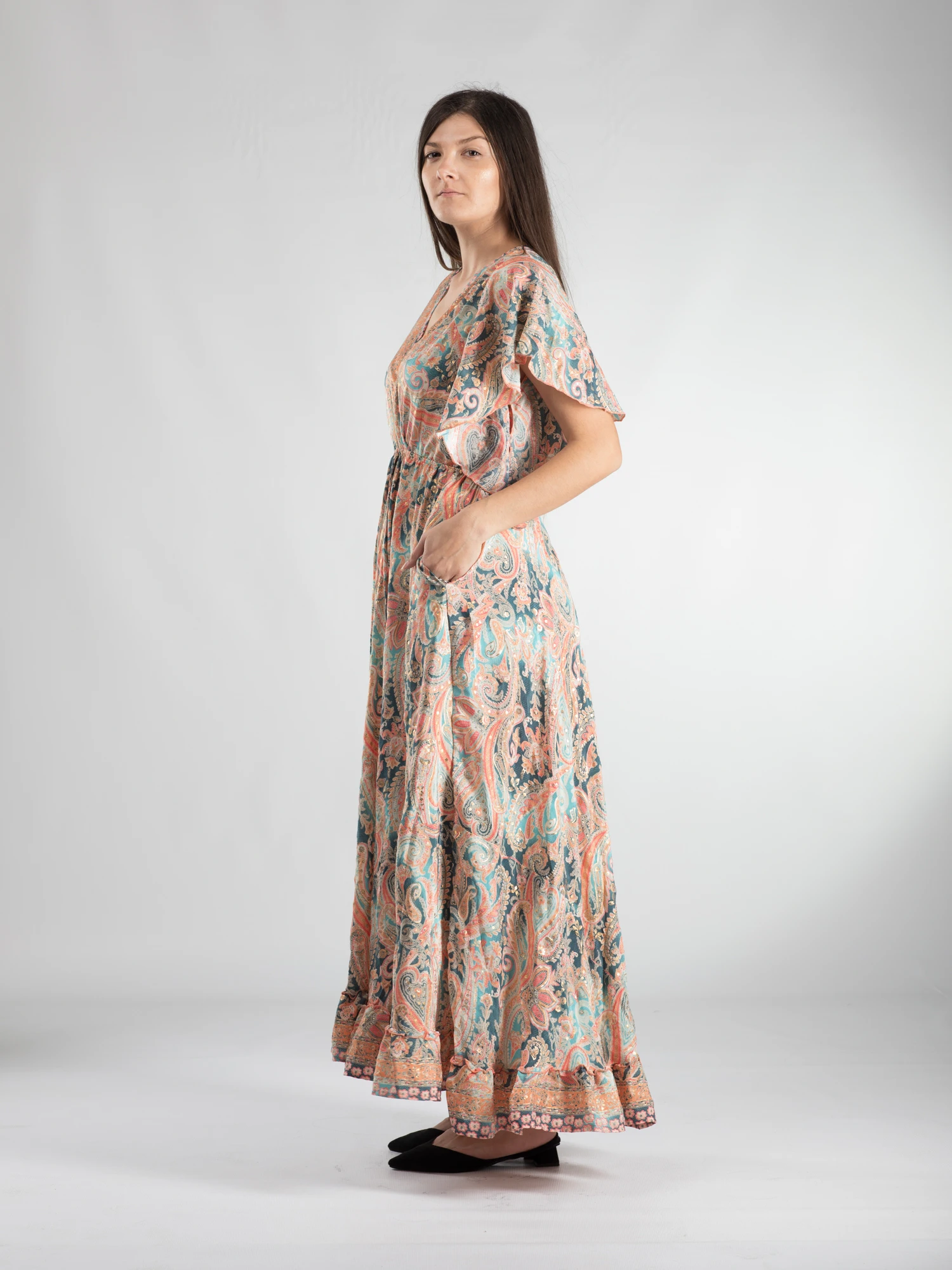 Rochie boho lungă din material fluid cu decolteu romantic și detalii aurii - Model 9 [2]