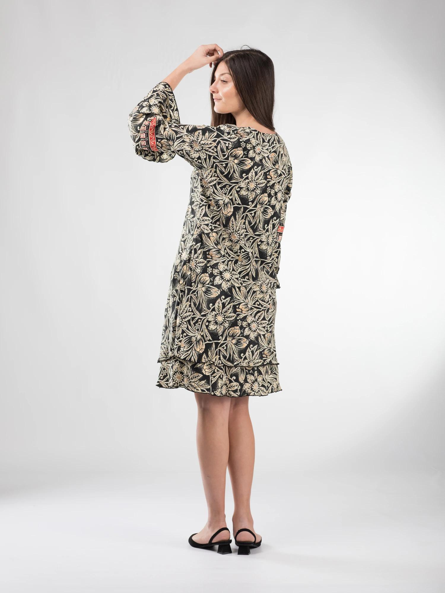 Rochie boho scurtă din material fluid cu mîneci 3/4 cu volane - Model 2 [4]