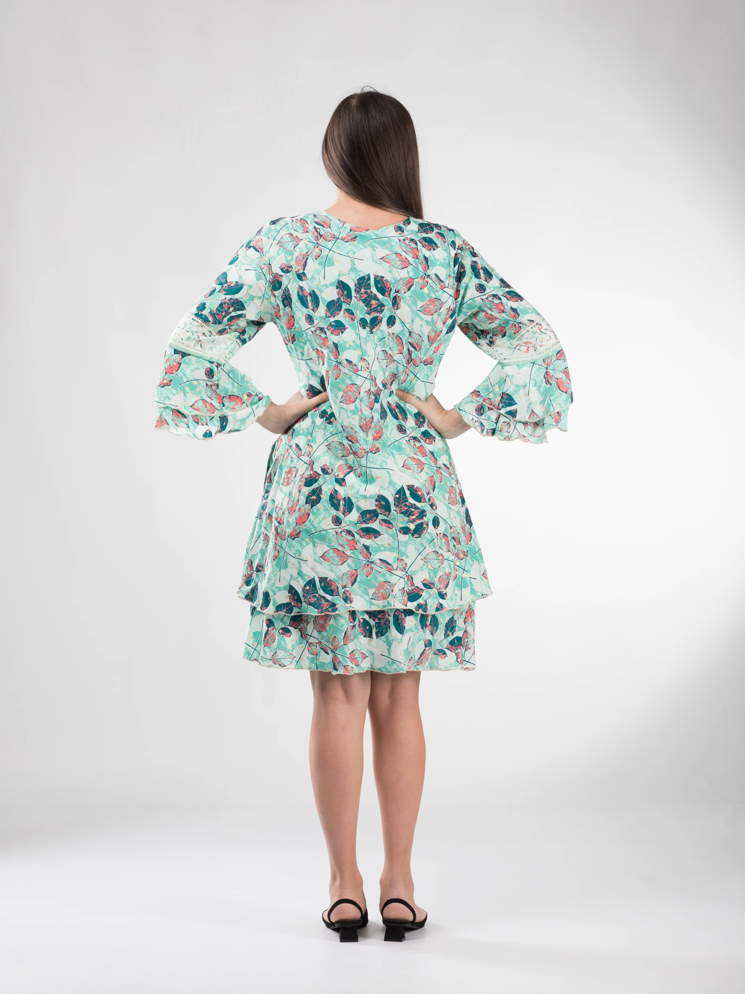 Rochie boho scurtă din material fluid cu mîneci 3/4 cu volane - Model 3 [3]