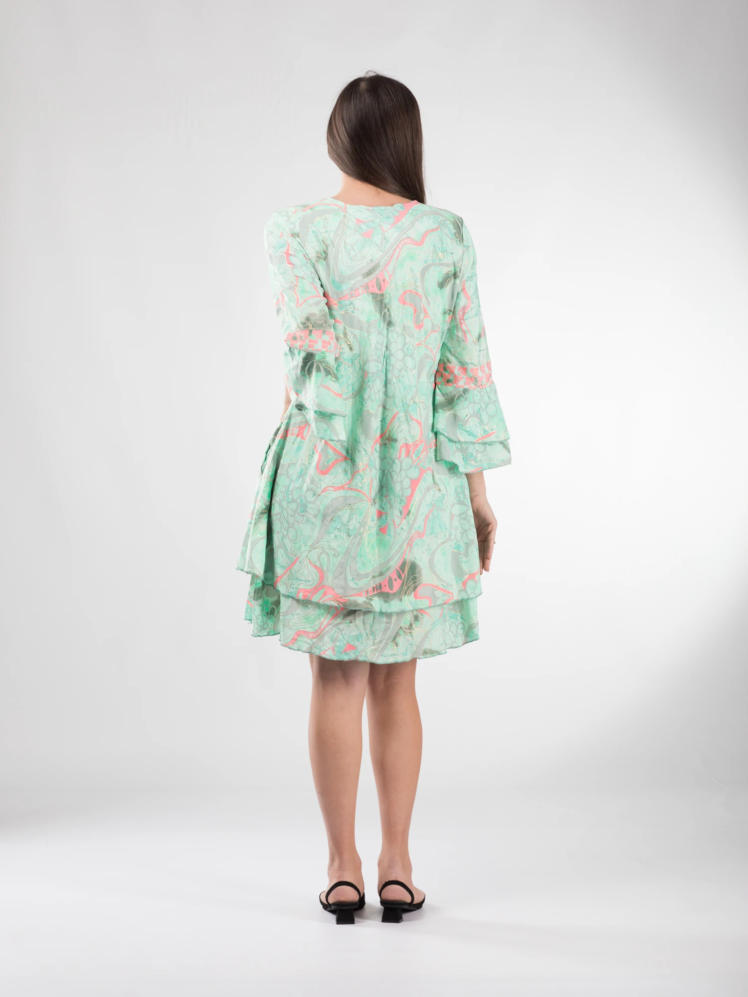 Rochie boho scurtă din material fluid cu mîneci 3/4 cu volane - Model 4 [3]