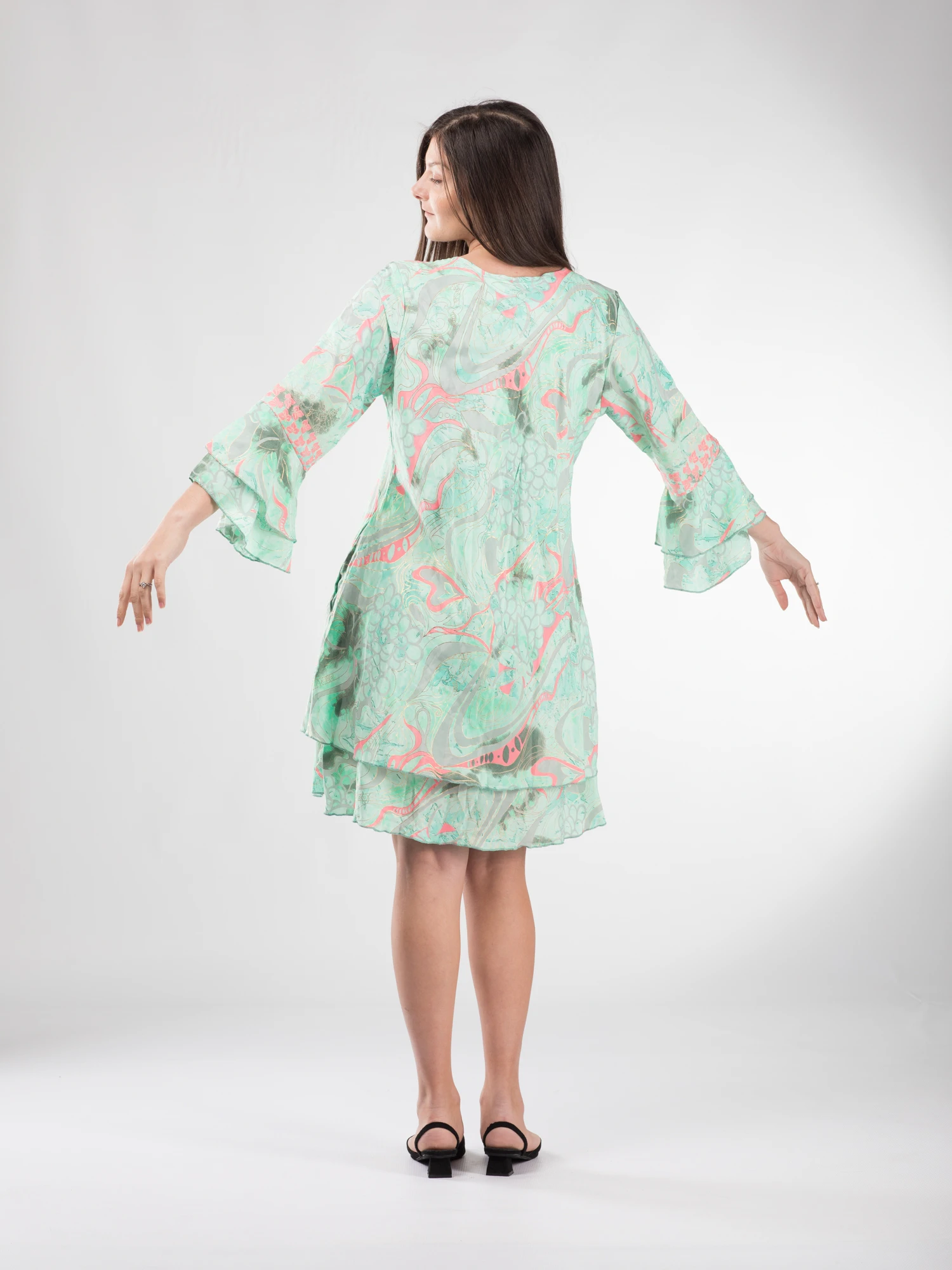 Rochie boho scurtă din material fluid cu mîneci 3/4 cu volane - Model 4 [4]