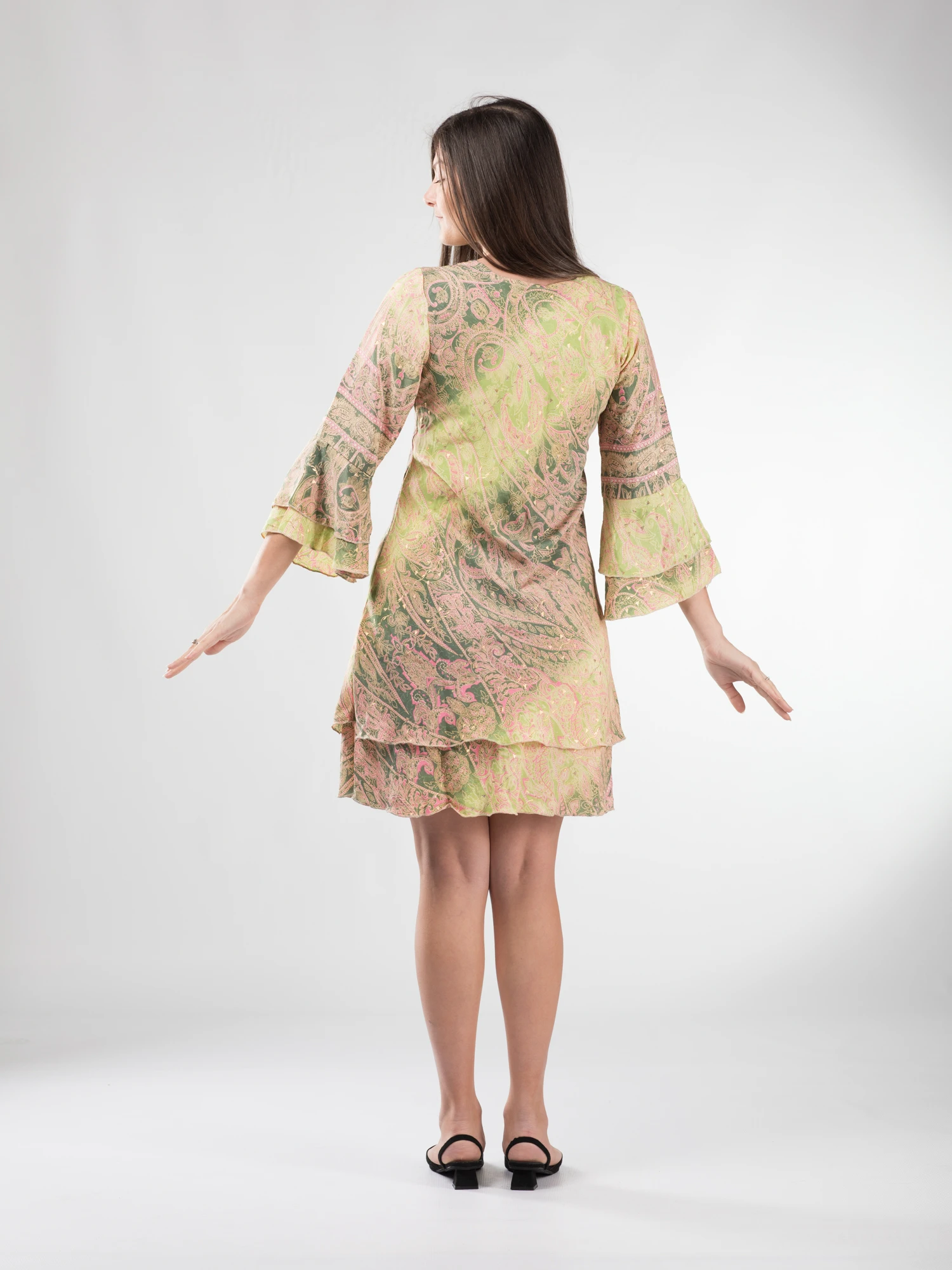 Rochie boho scurtă din material fluid cu mîneci 3/4 cu volane - Model 5 [4]