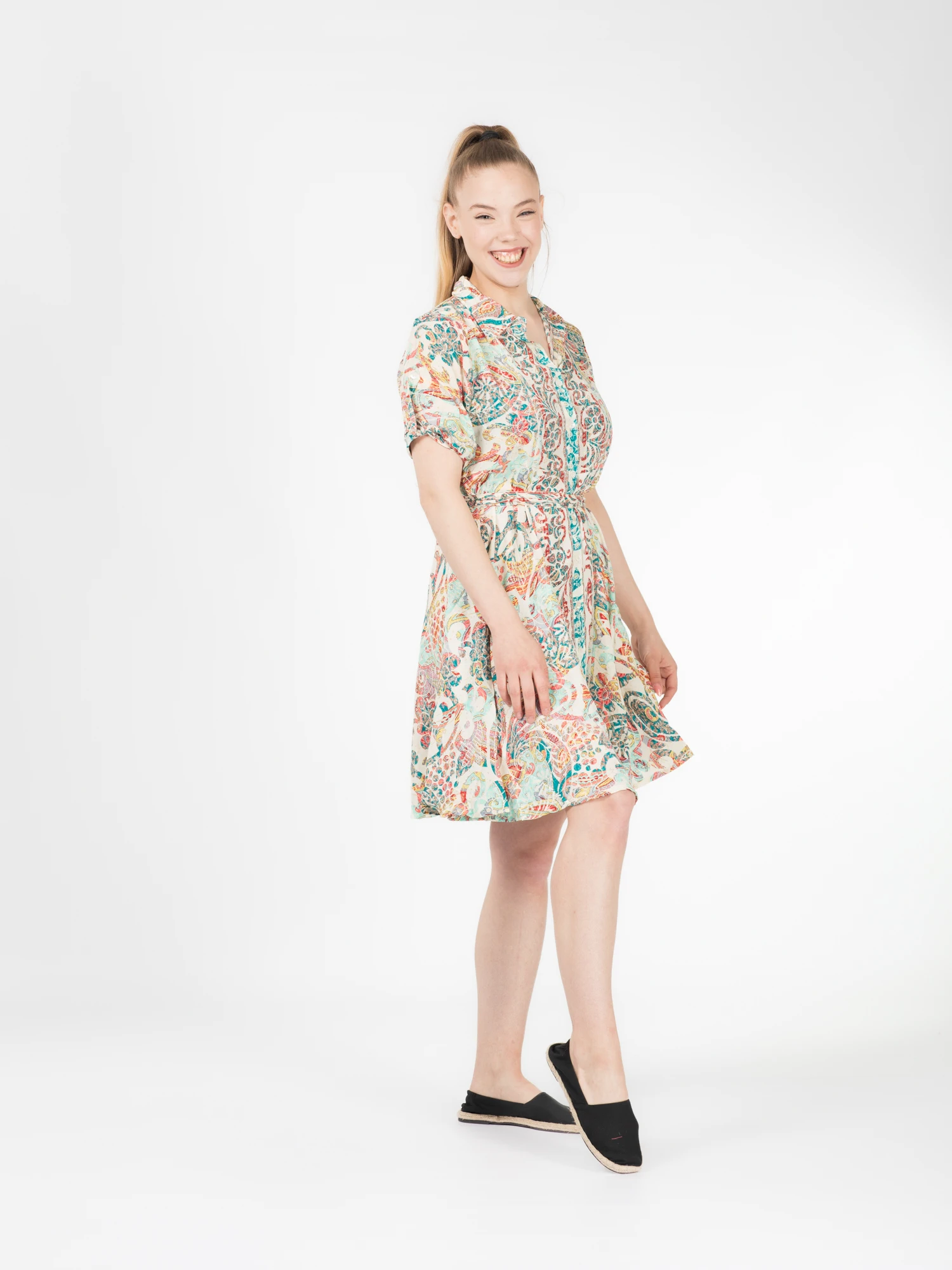 Rochie florală din material fuid cu detalii aurii și cordon în talie - Model 1 [7]