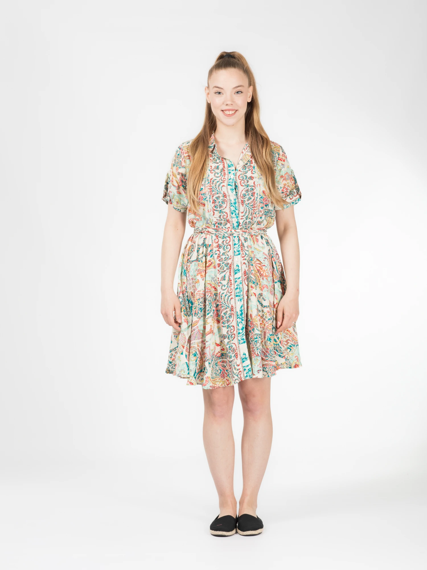 Rochie florală din material fuid cu detalii aurii și cordon în talie - Model 1 [2]