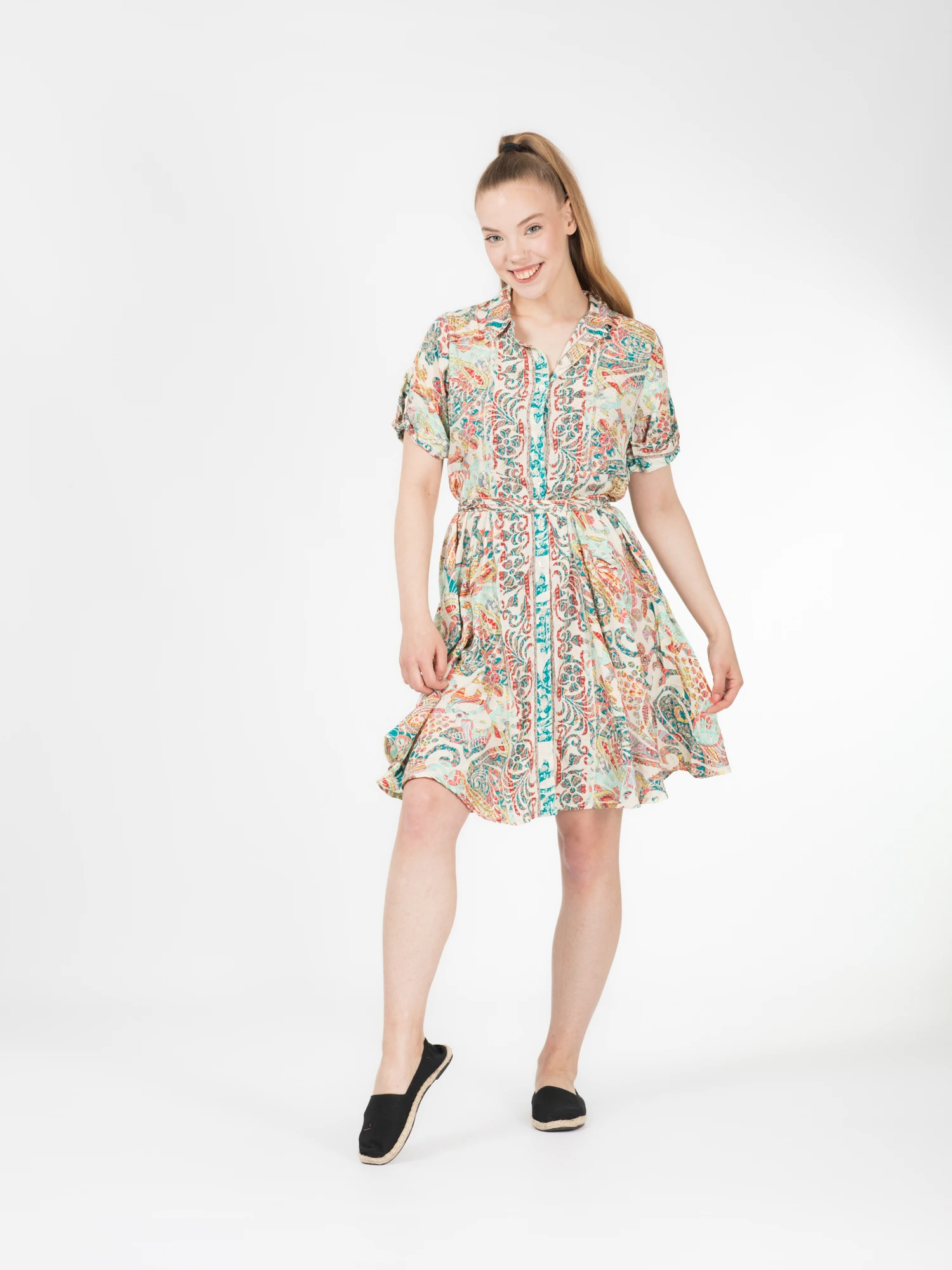 Rochie florală din material fuid cu detalii aurii și cordon în talie - Model 1 [9]