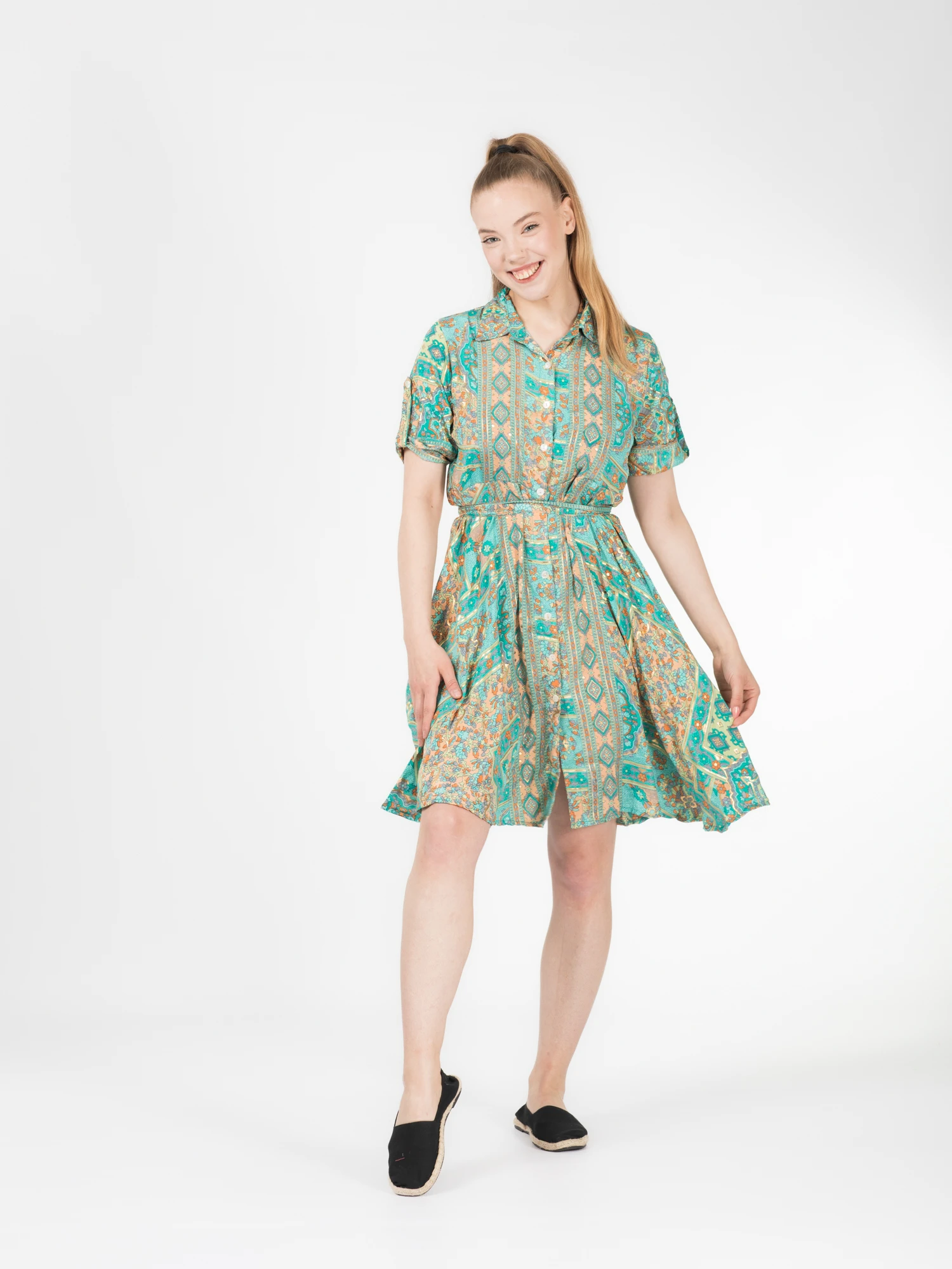 Rochie florală din material fuid cu detalii aurii și cordon în talie - Model 7 [8]