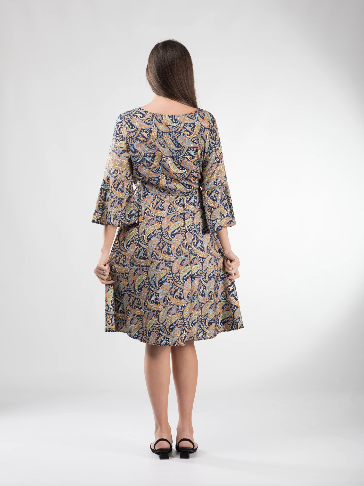 Rochie midi din material fluid cu șnur în talie și mânecă lungă - Model 20 [3]