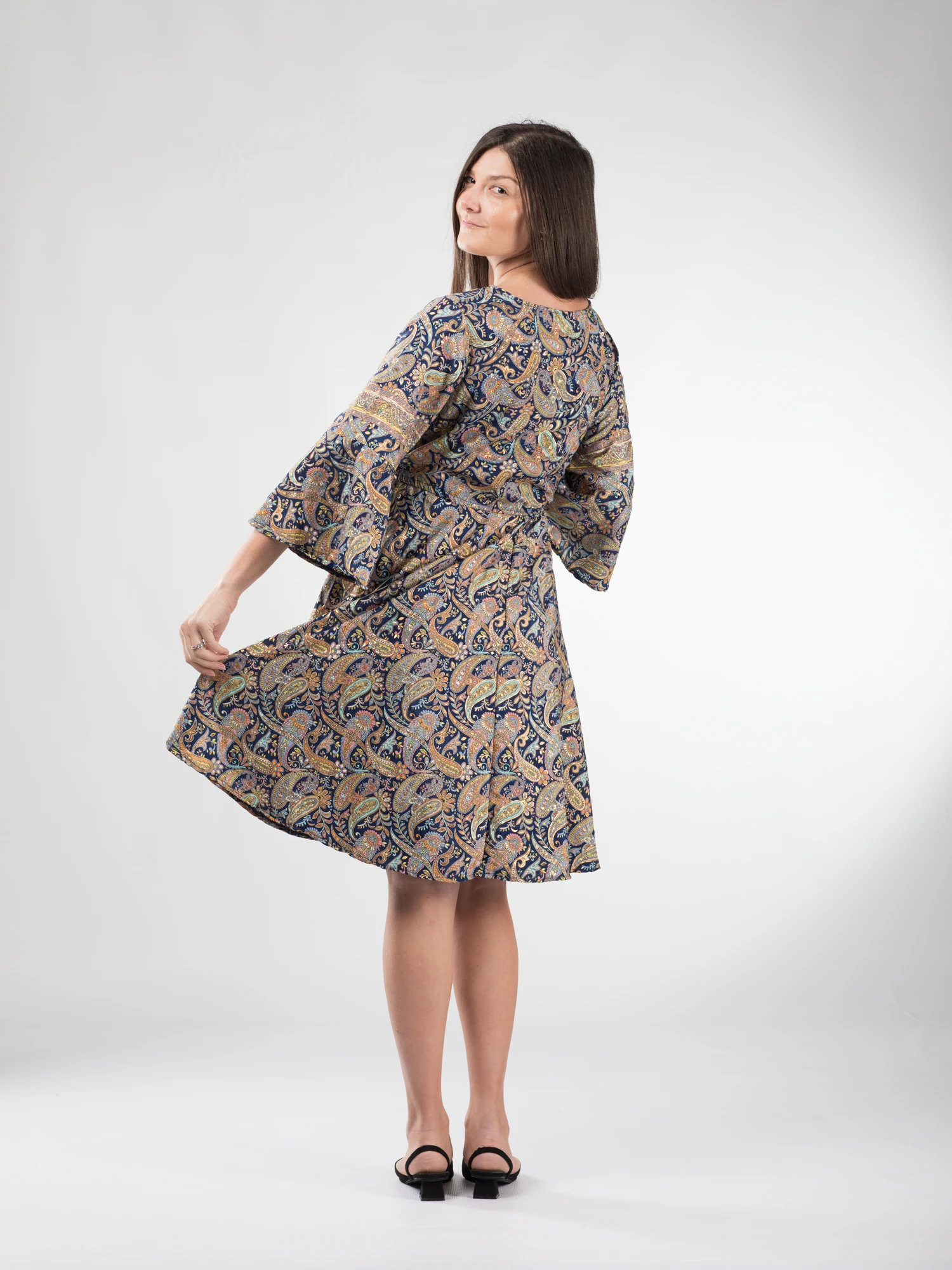 Rochie midi din material fluid cu șnur în talie și mânecă lungă - Model 20 [4]