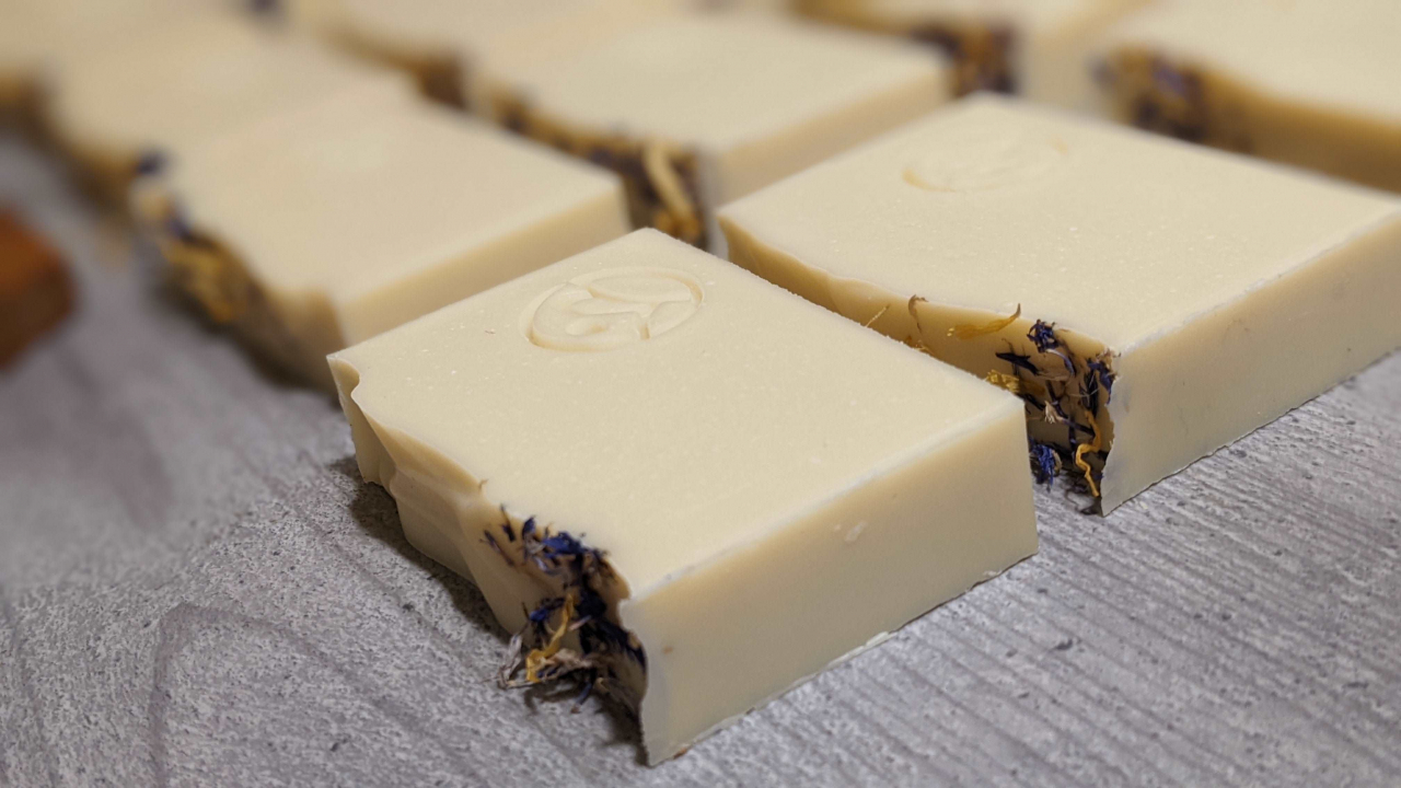 Sapun Natural Baby Soap - 120g - Chamomile, Calendula Oil & Shea Butter [2]