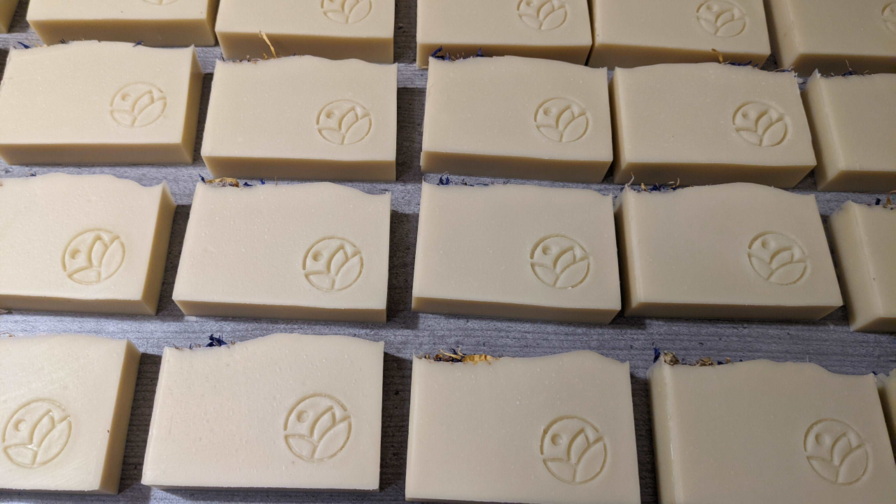 Sapun Natural Baby Soap - 120g - Chamomile, Calendula Oil & Shea Butter [4]