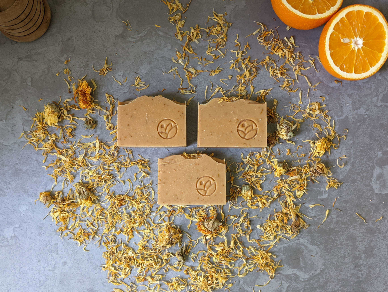 Sapun Natural - Calendula & Turmeric [6]