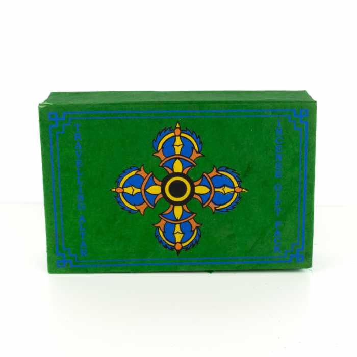 Set Altar Portabil cu Accesorii pentru Fumigatie, Statuie Buddha si Steaguri de Rugaciune - Model 2 [4]