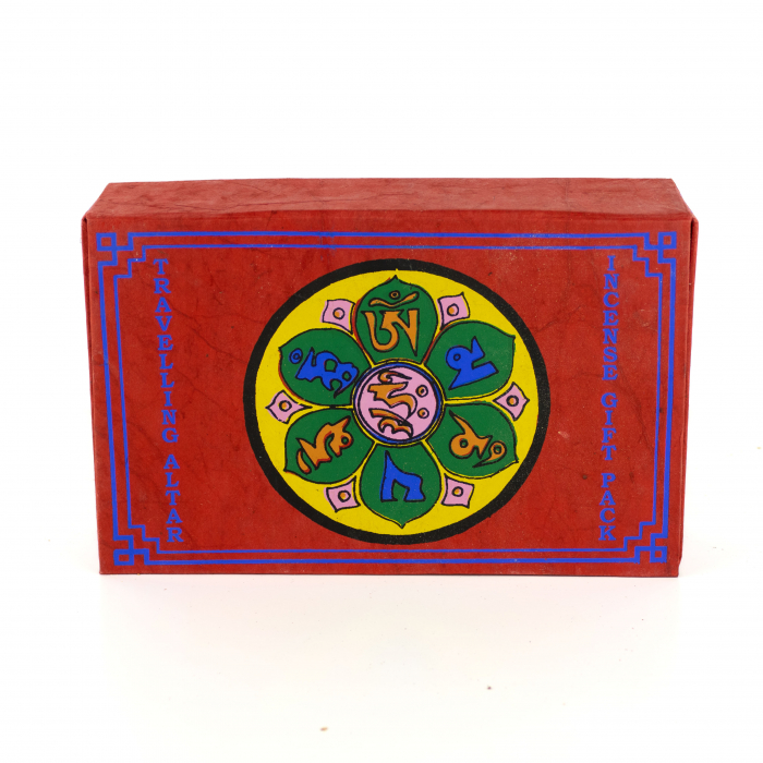 Set Altar Portabil cu Accesorii pentru Fumigatie, Statuie Buddha si Steaguri de Rugaciune - Model 5 [4]