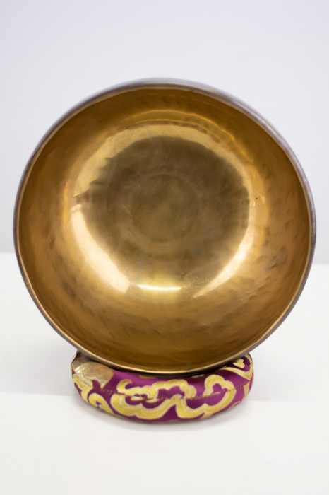 Singing Bowl Tibetan Autentic Forjat manual - Black Golden Borderr,  20,5 cm, 1358 Kg [3]