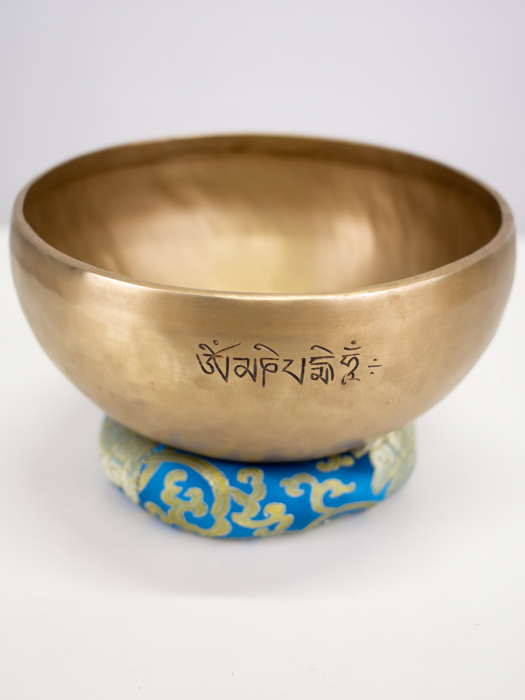 Singing Bowl Tibetan Autentic Forjat manual - Full Moon Antique Kata,  21 cm, 1,492 Kg [1]