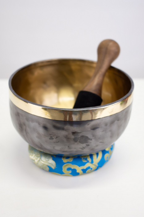 Singing Bowl Tibetan Autentic Forjat manual - Black Golden Border, 19,5 cm, 1,238 Kg [3]