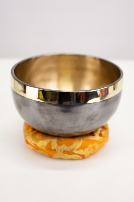 Singing Bowl Tibetan Autentic Forjat manual - Black Golden Border, 15 cm, 0,630 Kg [1]