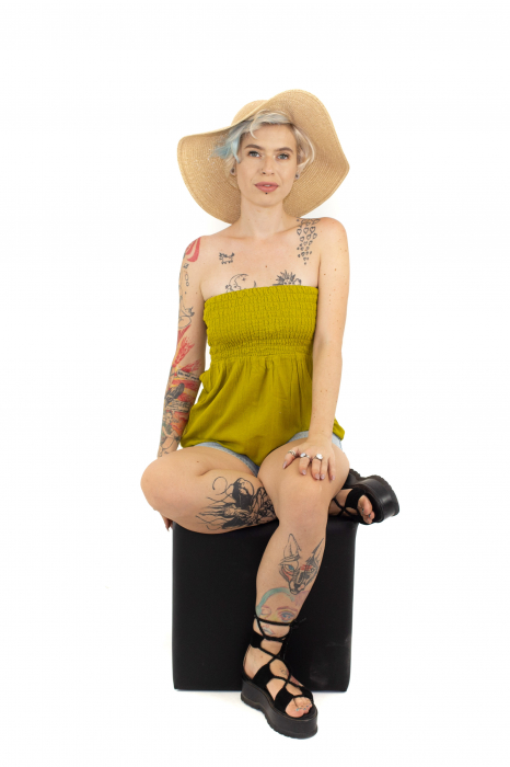 Top intr-o culoare cu banda elastica - Rosu [3]