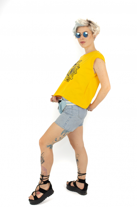 Tricou fara maneci cu print astral - Galben [5]