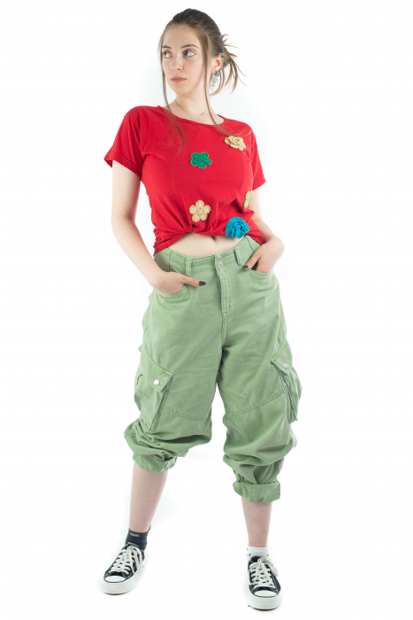 Tricou rosu cu floricele brodate [7]