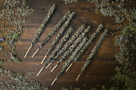 Bețișoare Parfumate Luxury Sagrada Madre Colecția Linea Hierbas – Lavender Flowers and Olibanum [1]