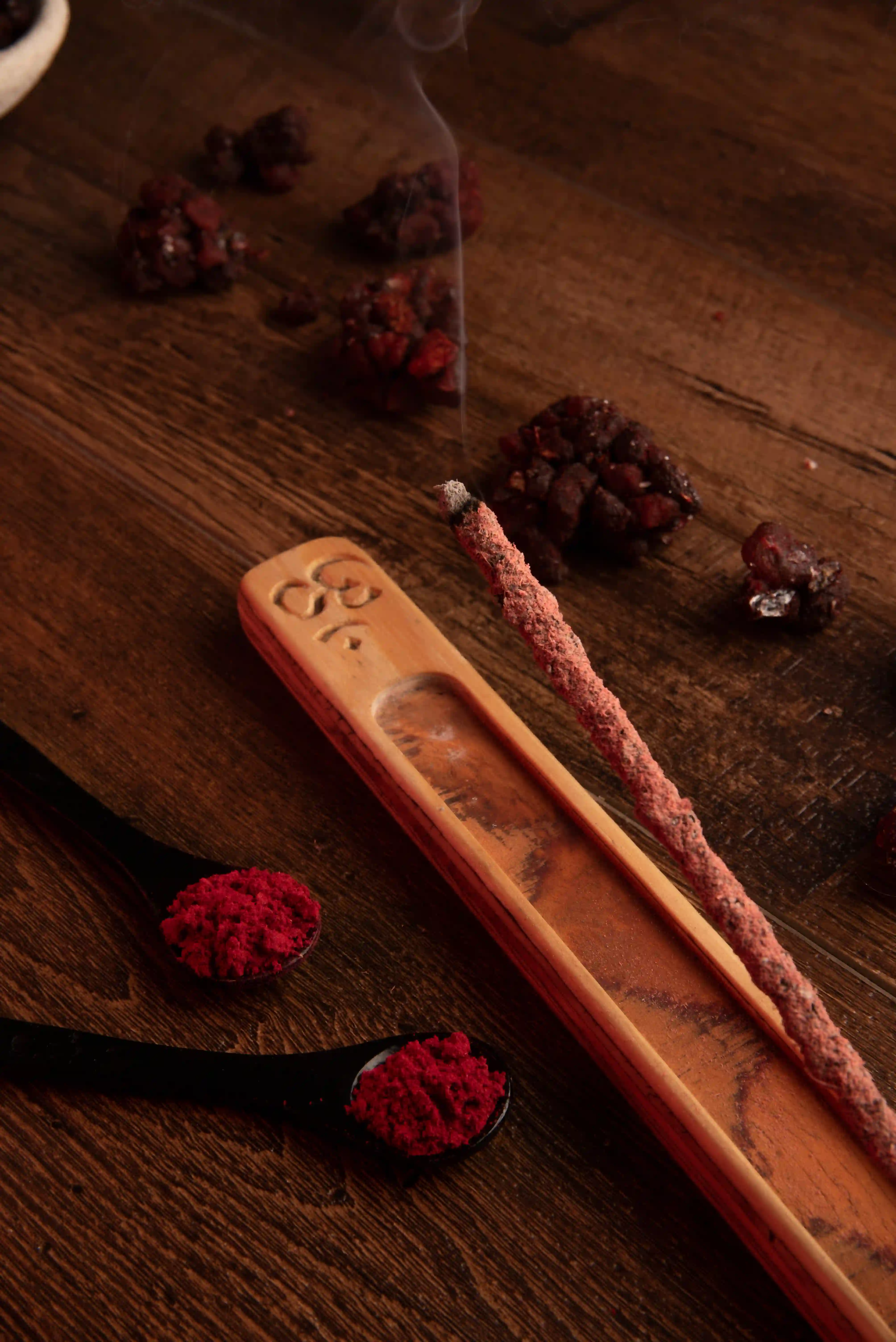 Bețișoare Parfumate Luxury Sagrada Madre Colecția 5 Elementos – Fuego (Dragon’s Blood) – Fuerza (Force) [1]