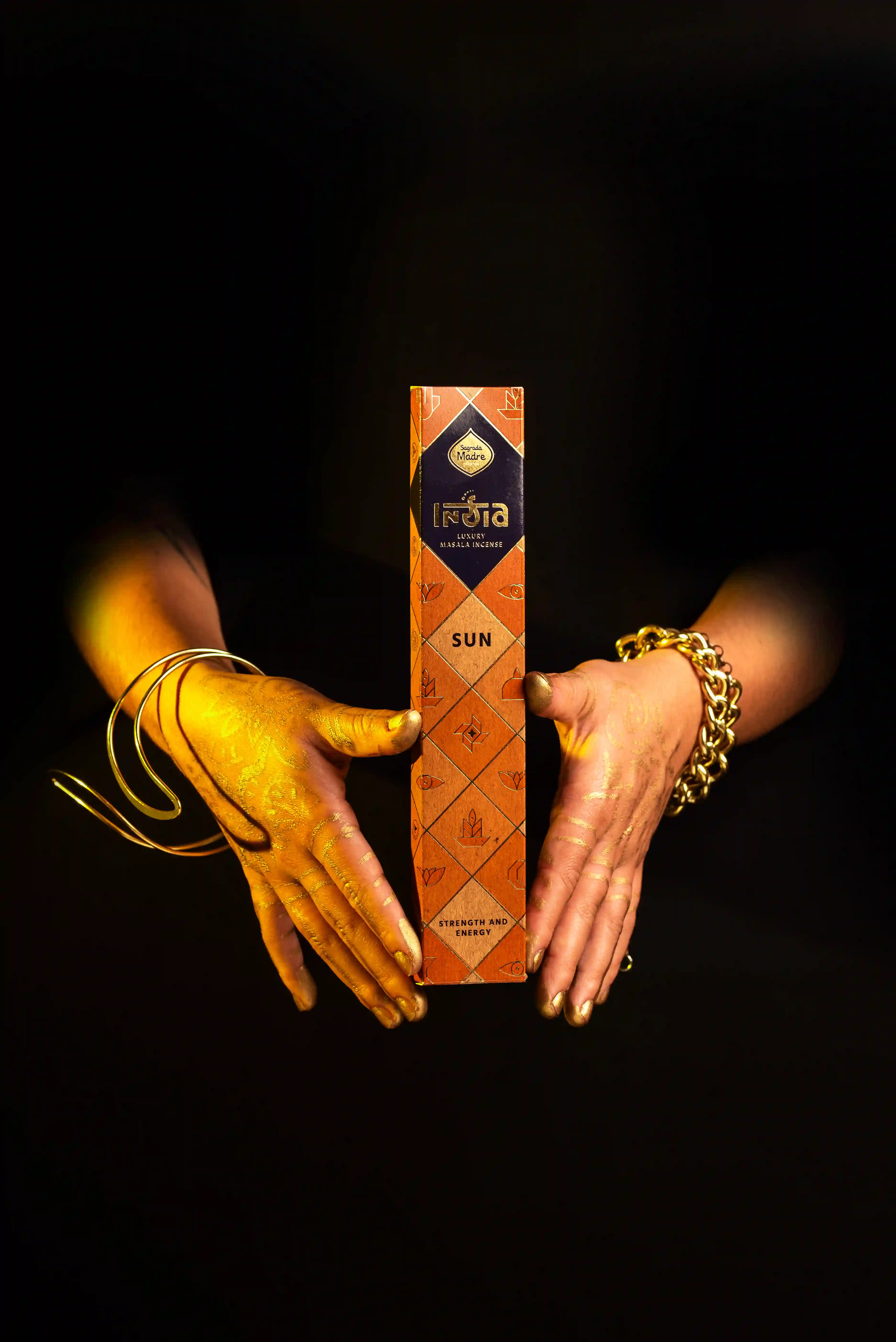 Bețișoare Parfumate Luxury Sagrada Madre Colecția India Masala - Sol (Forță și Energie) [5]